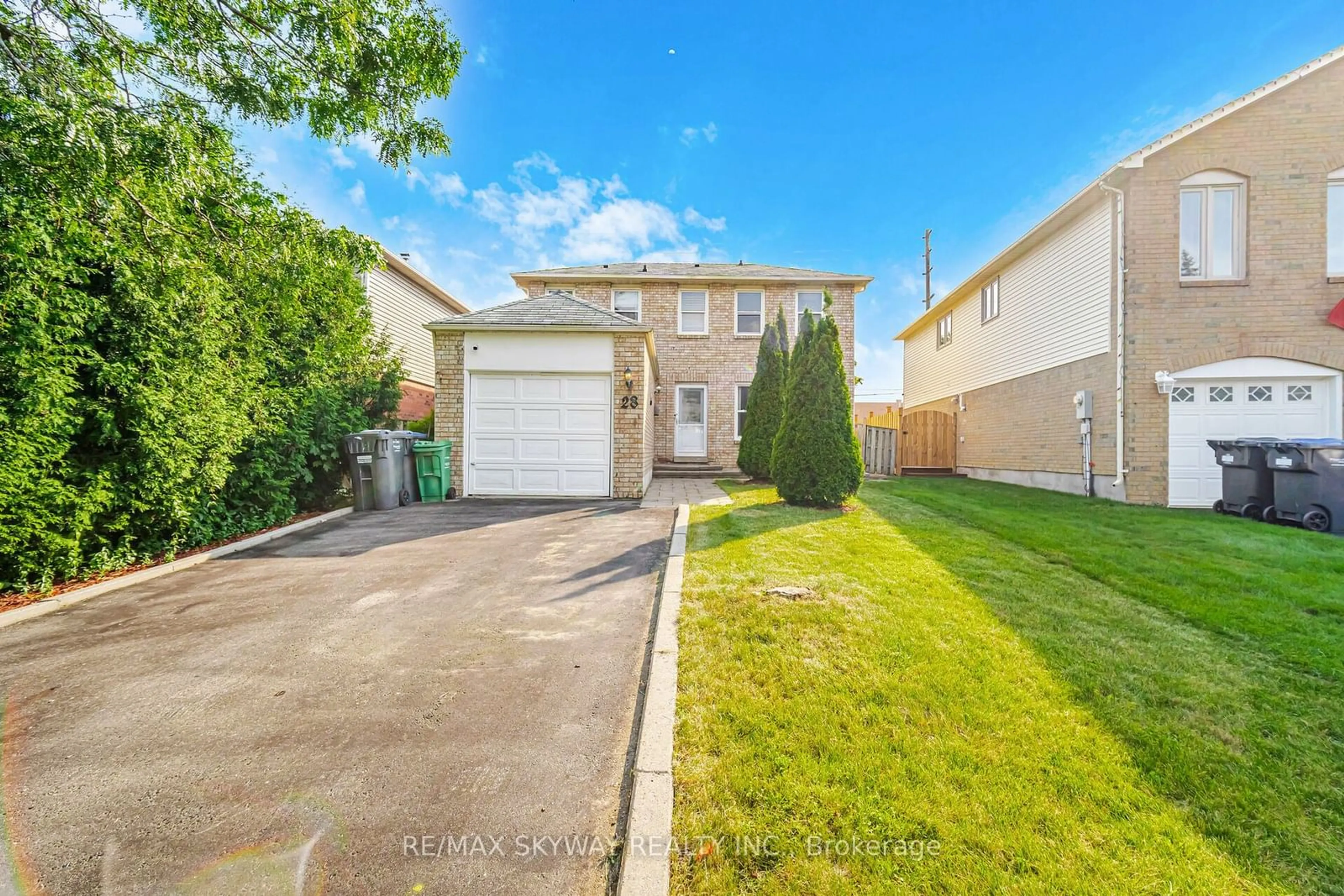 Frontside or backside of a home for 28 Morado Crt, Brampton Ontario L6S 4H7