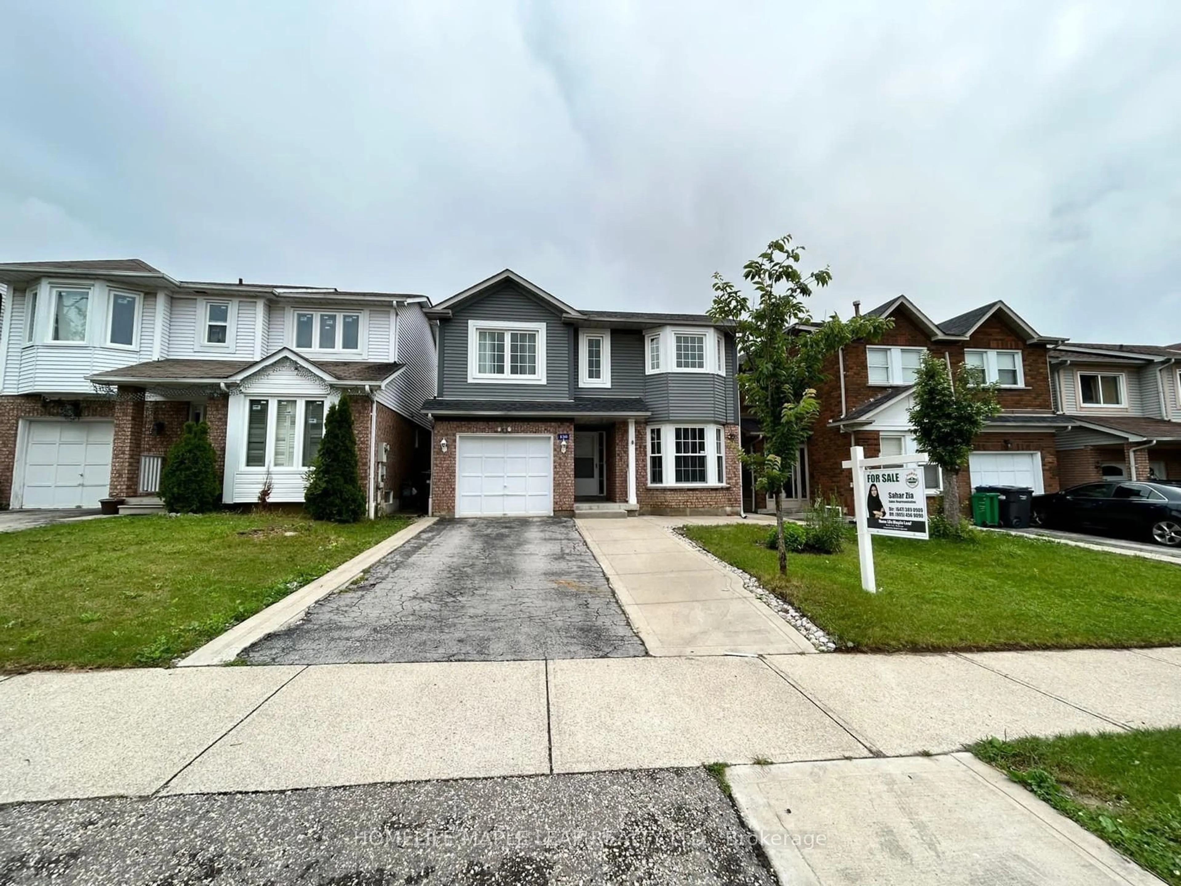 Frontside or backside of a home for 136 Ural Circ, Brampton Ontario L6R 1H1