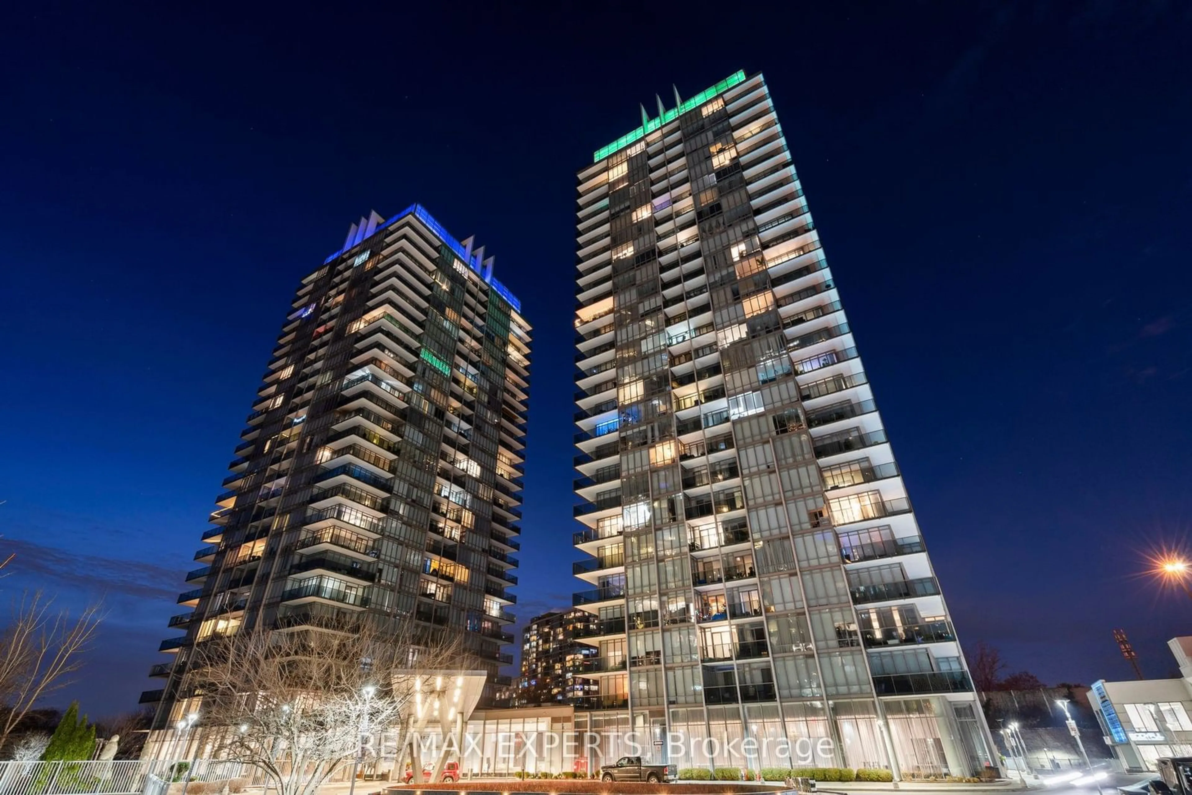 A pic from exterior of the house or condo for 90 Park Lawn Rd #3007, Toronto Ontario M8Y 0B6