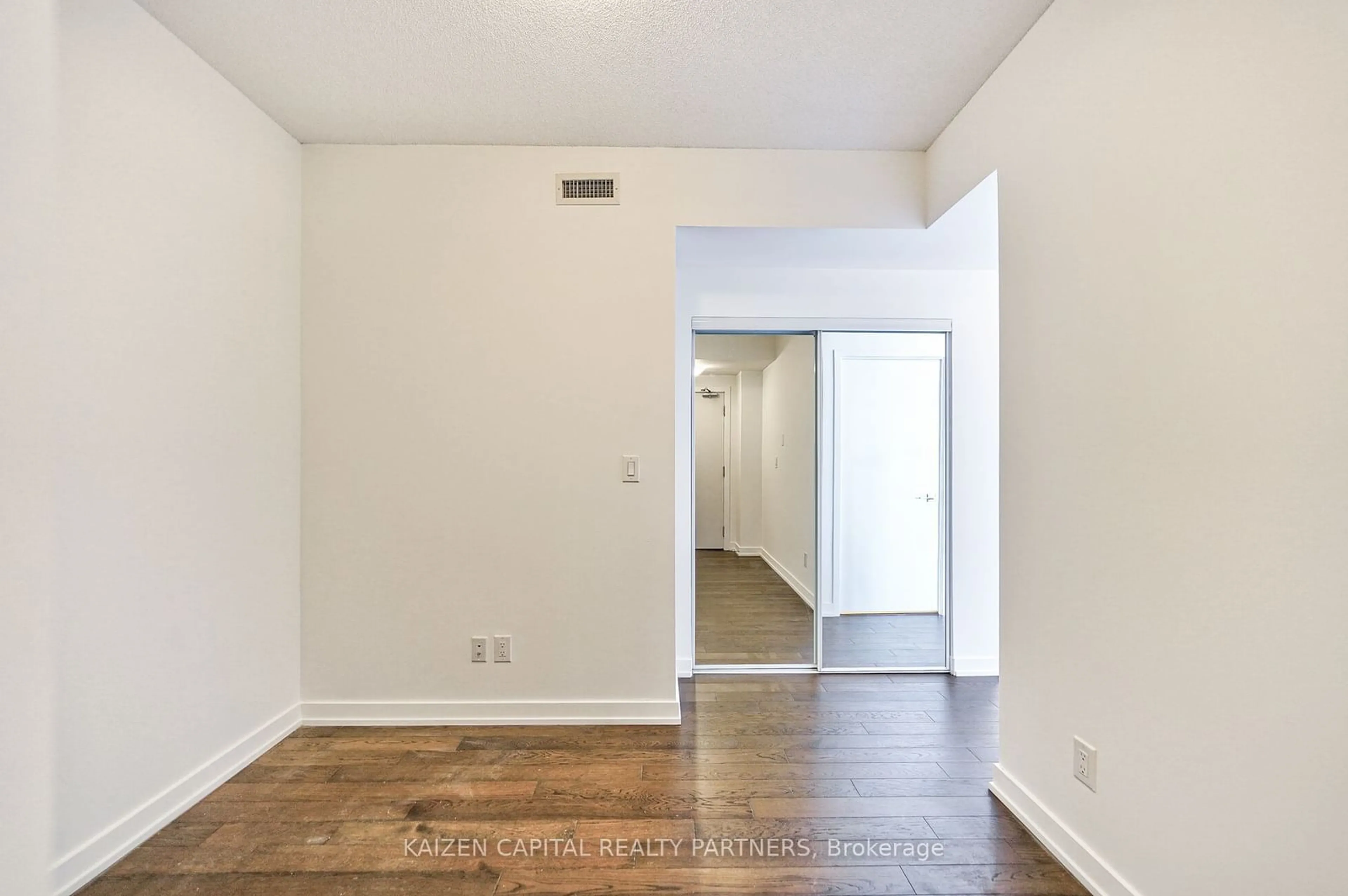 A pic of a room for 4011 Brickstone Mews #2407, Mississauga Ontario L5B 0J7