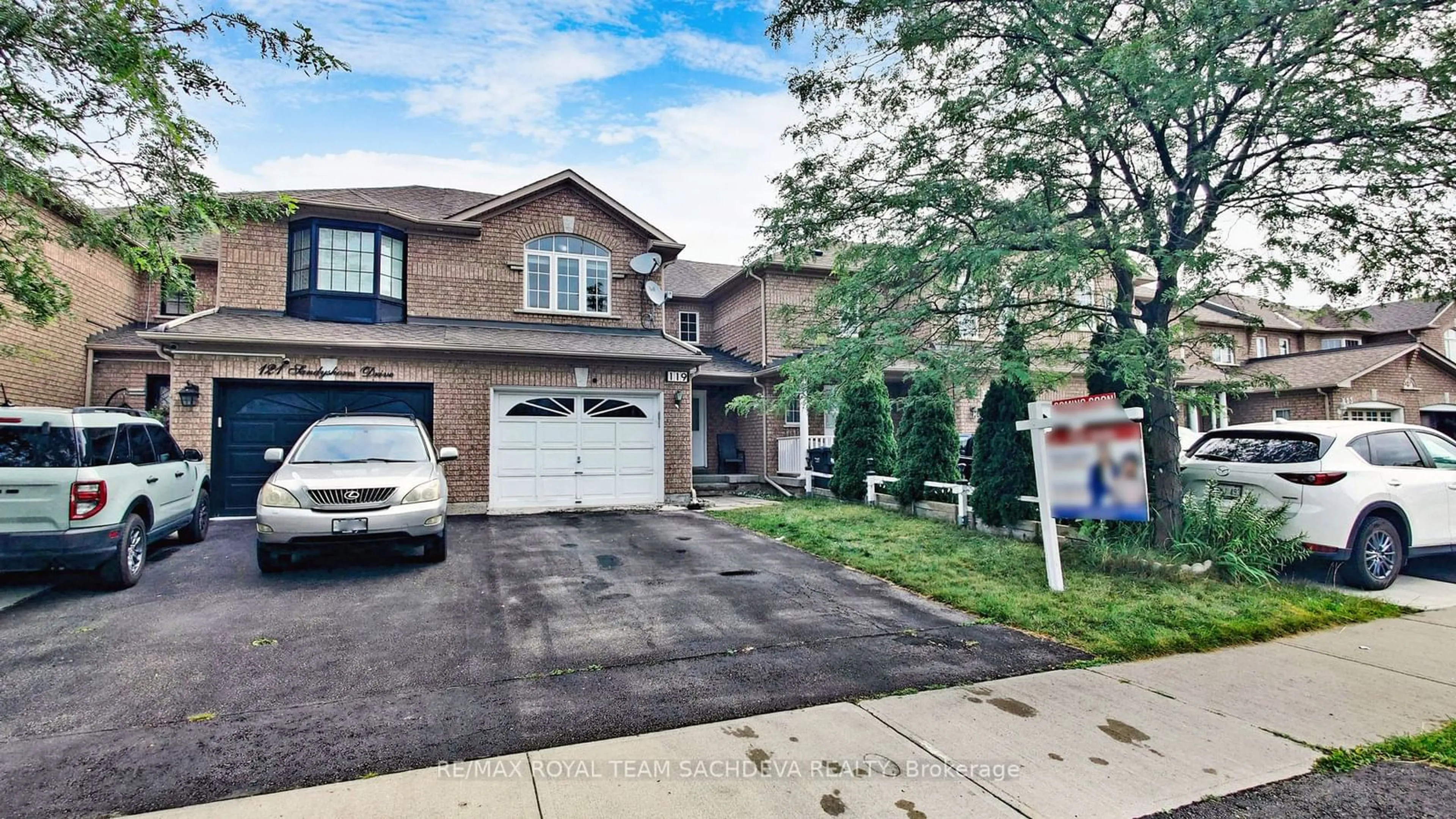 A pic from exterior of the house or condo for 119 Sandyshores Dr, Brampton Ontario L6R 2M3