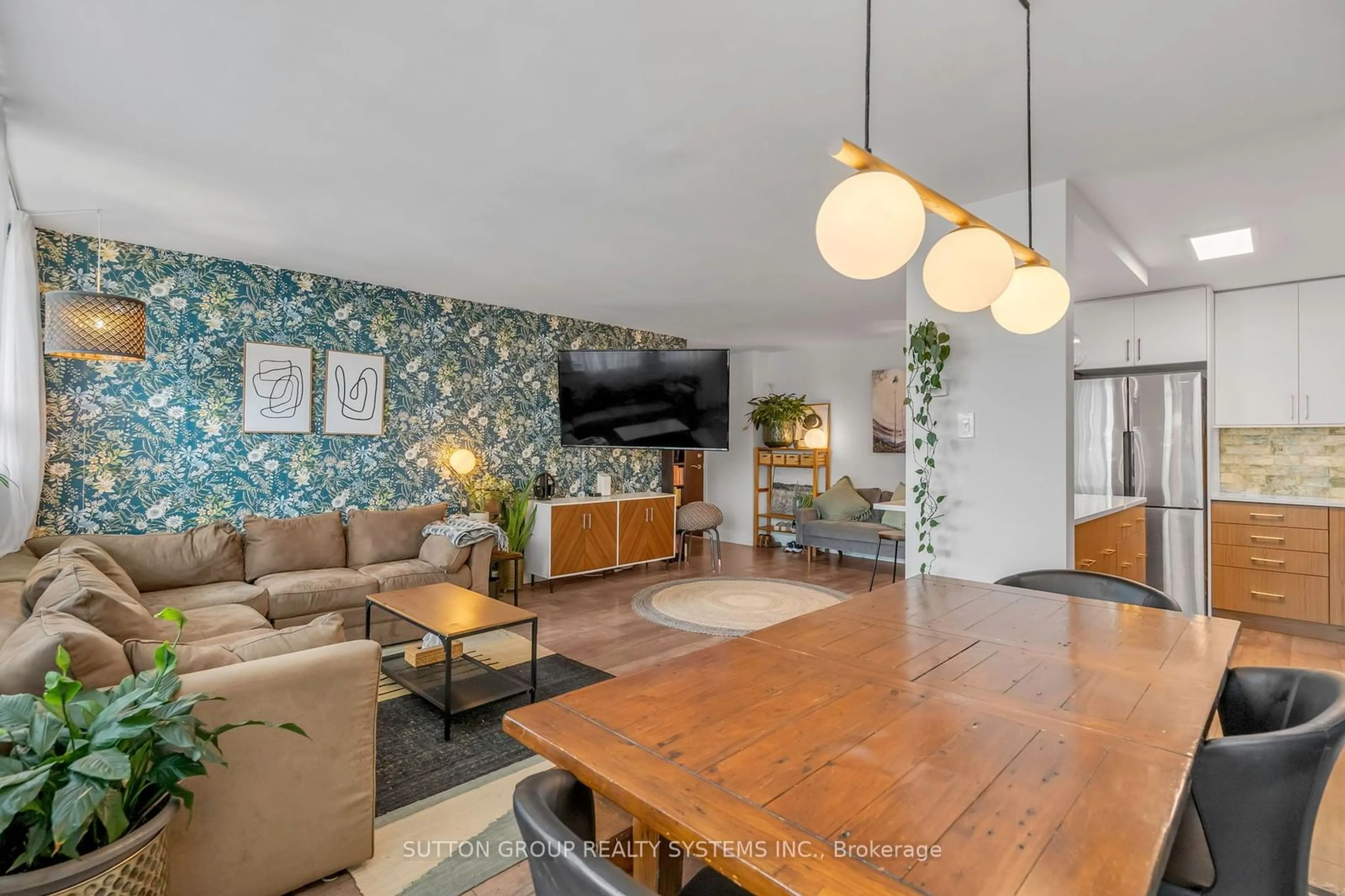 Living room for 360 Ridelle Ave #1709, Toronto Ontario M6B 1K1