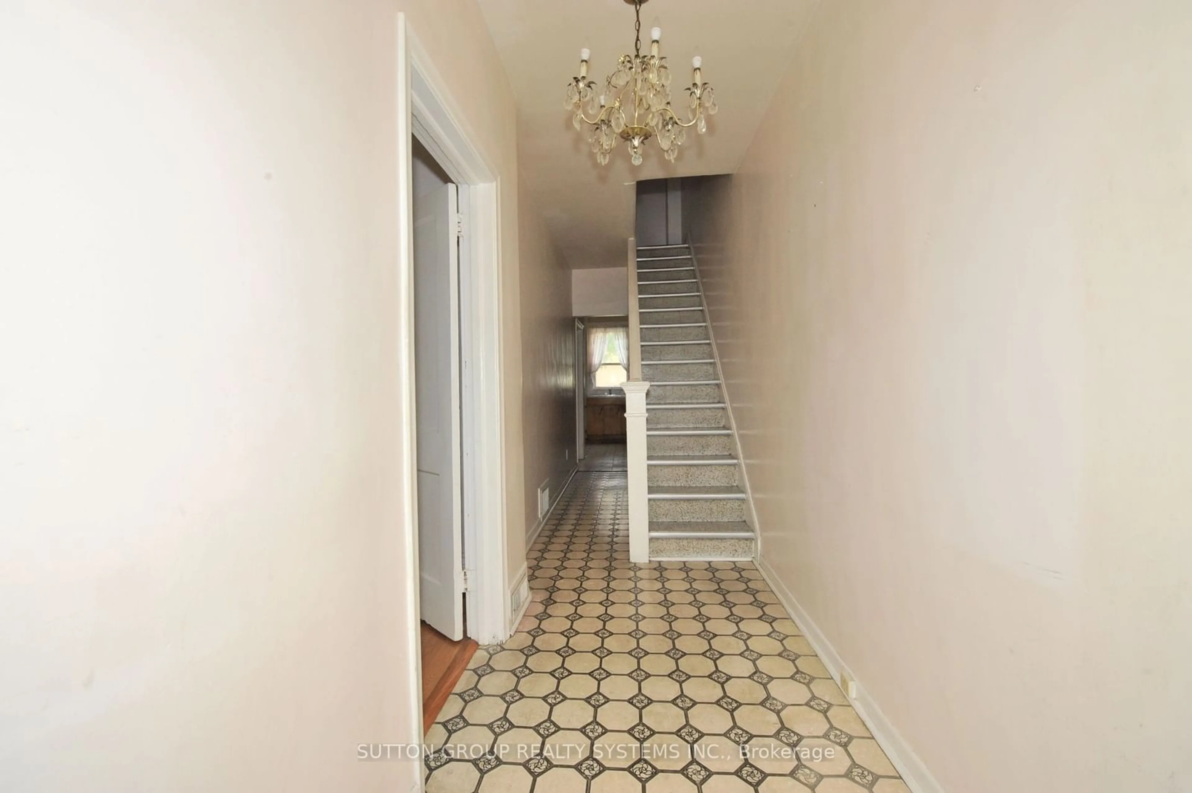 Indoor foyer, wood floors for 24 Norton Ave, Toronto Ontario M6E 1E2