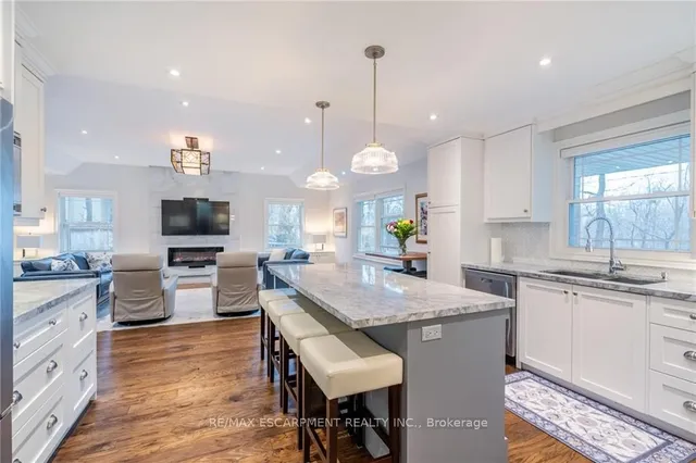 Additional property image - 4306 Lakeshore Rd