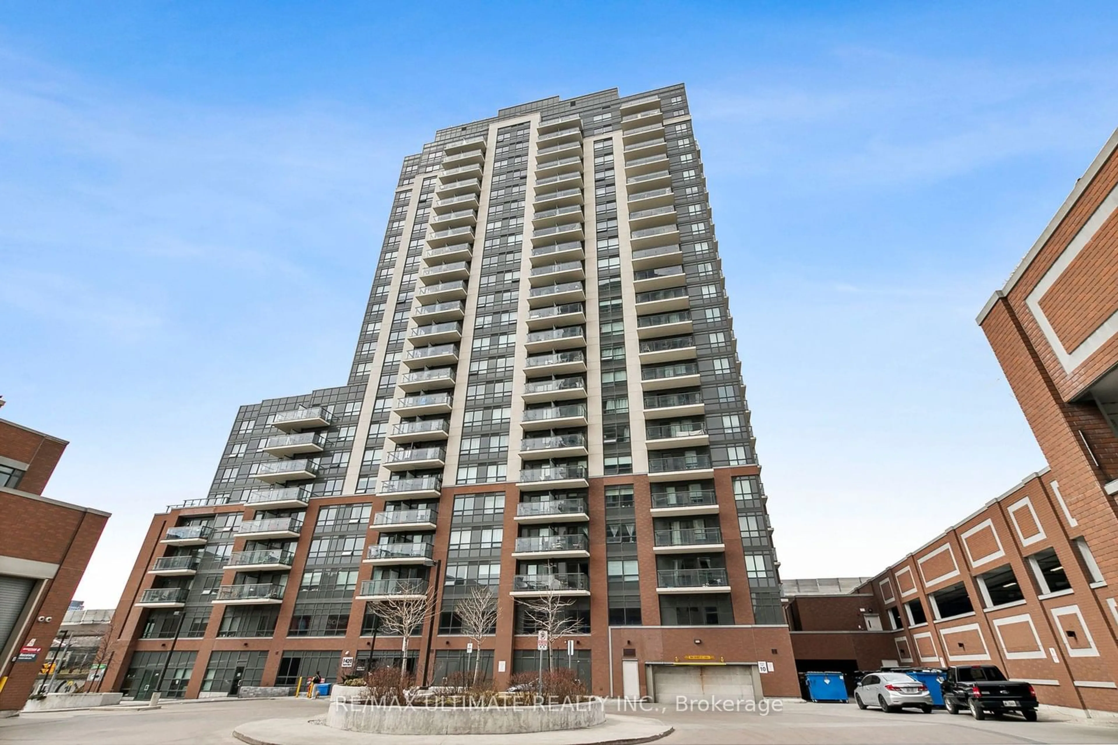 A pic from exterior of the house or condo for 1420 Dupont St #1806, Toronto Ontario M6H 0C2