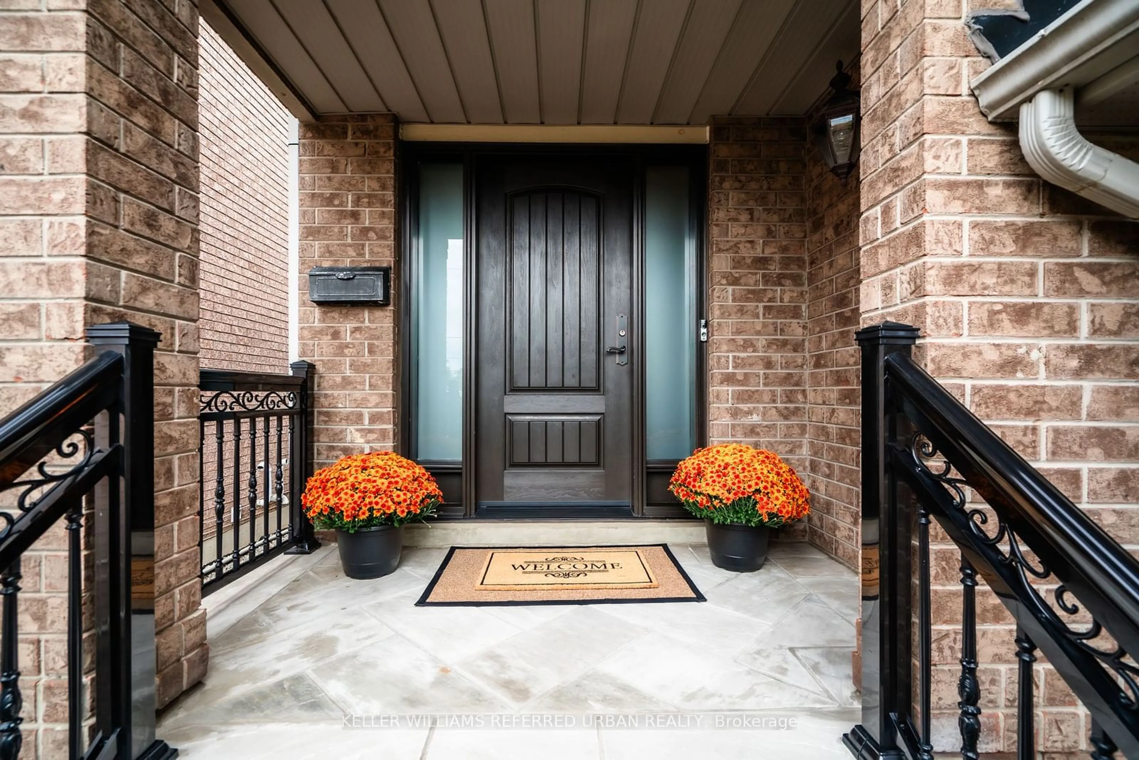 Indoor entryway for 245 Queenslea Ave, Toronto Ontario M9N 3X4