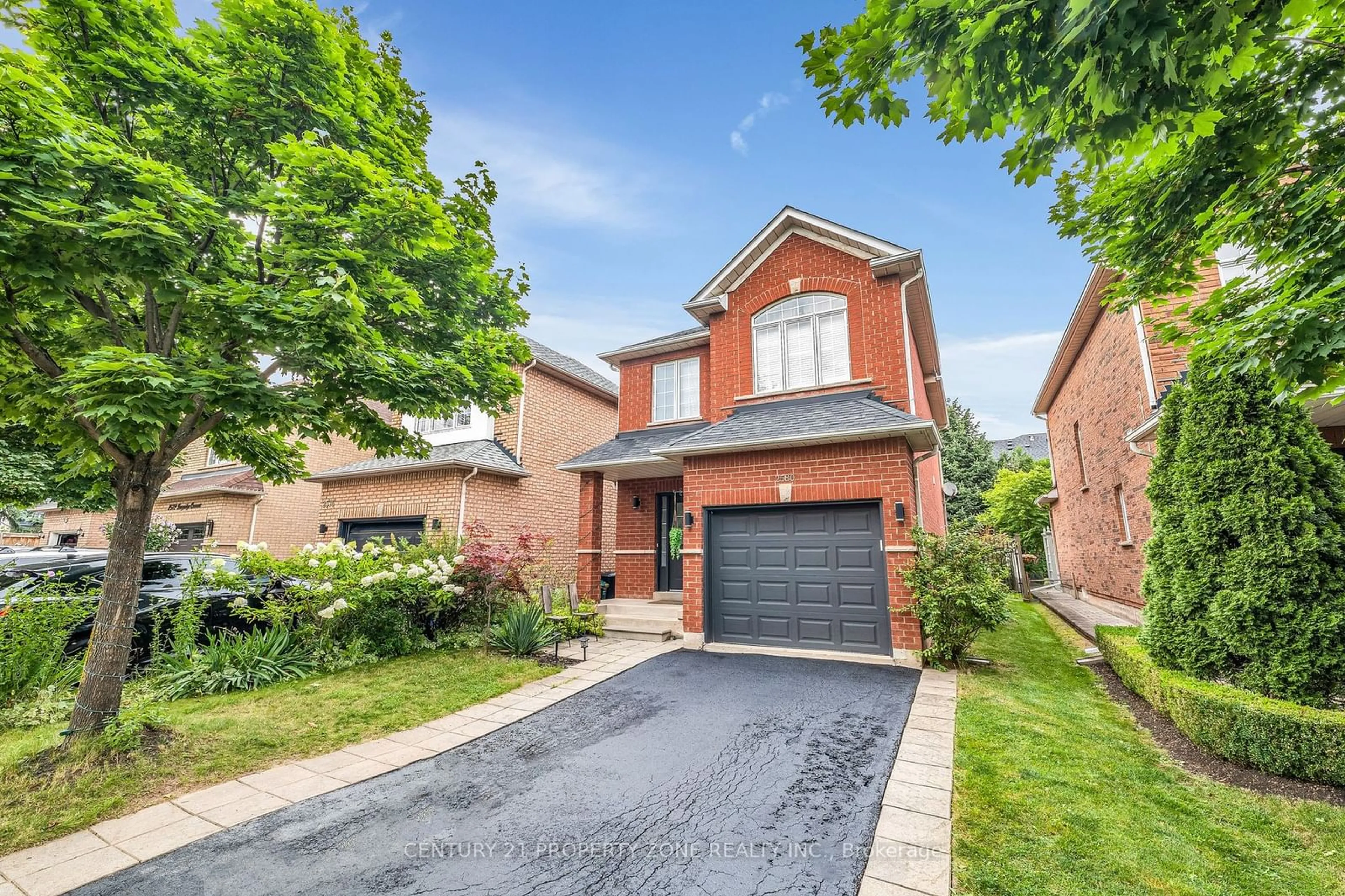 Home with brick exterior material for 2580 Longridge Cres, Oakville Ontario L6H 6R9