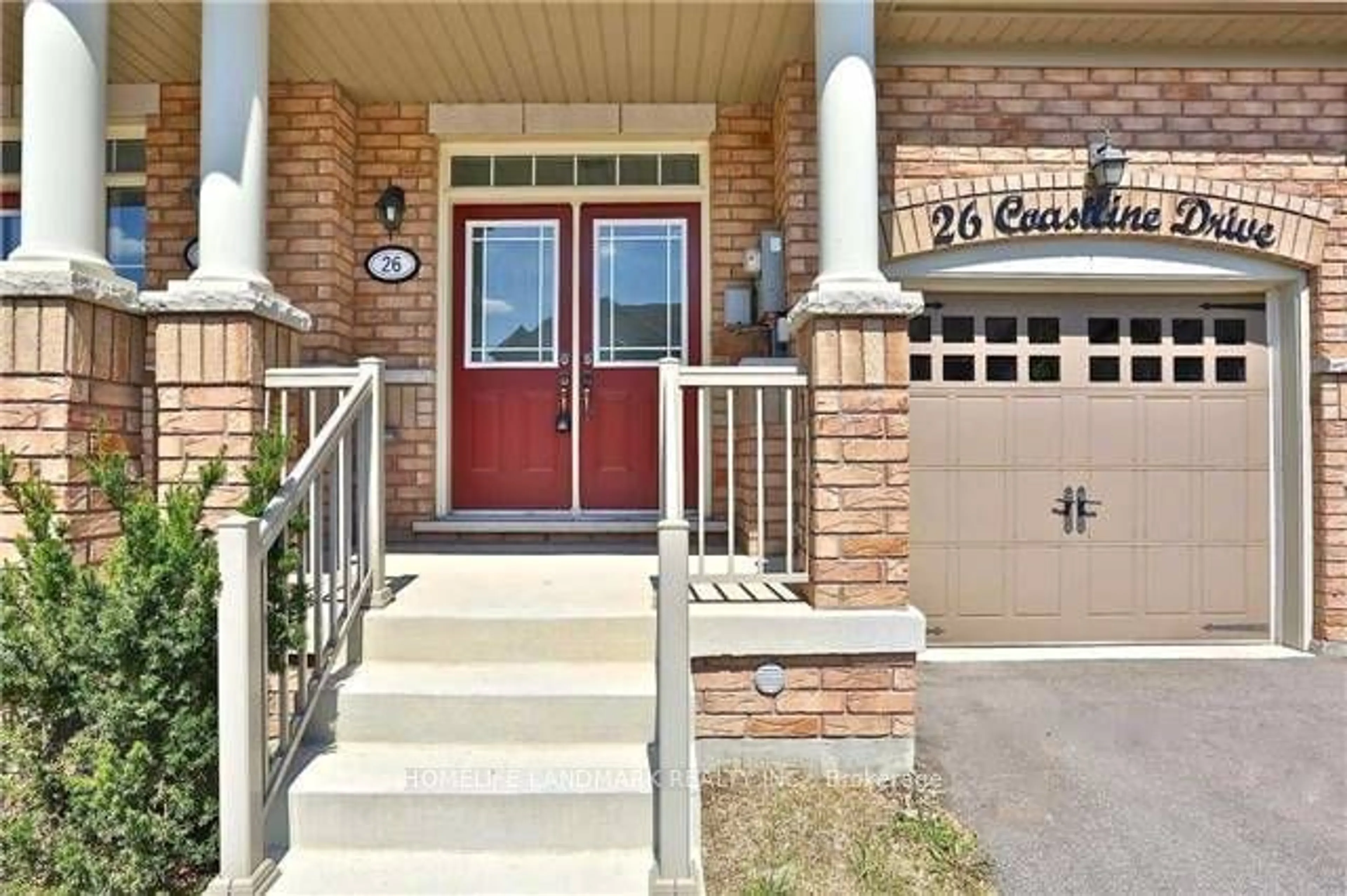 Indoor entryway for 26 Coastline Dr, Brampton Ontario L6Y 0T5