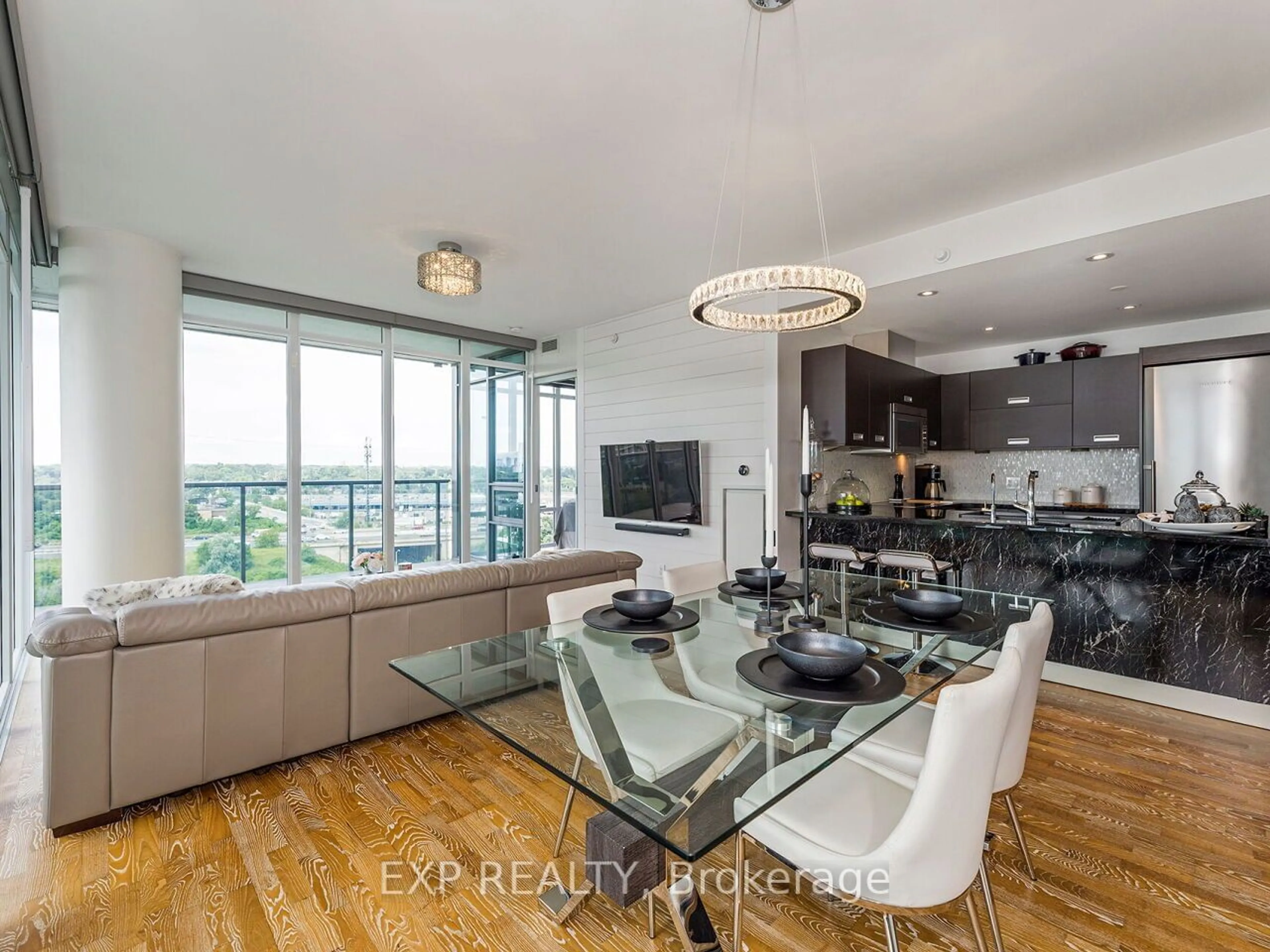 Contemporary kitchen for 90 Park Lawn Rd #1216, Toronto Ontario M8Y 0B6