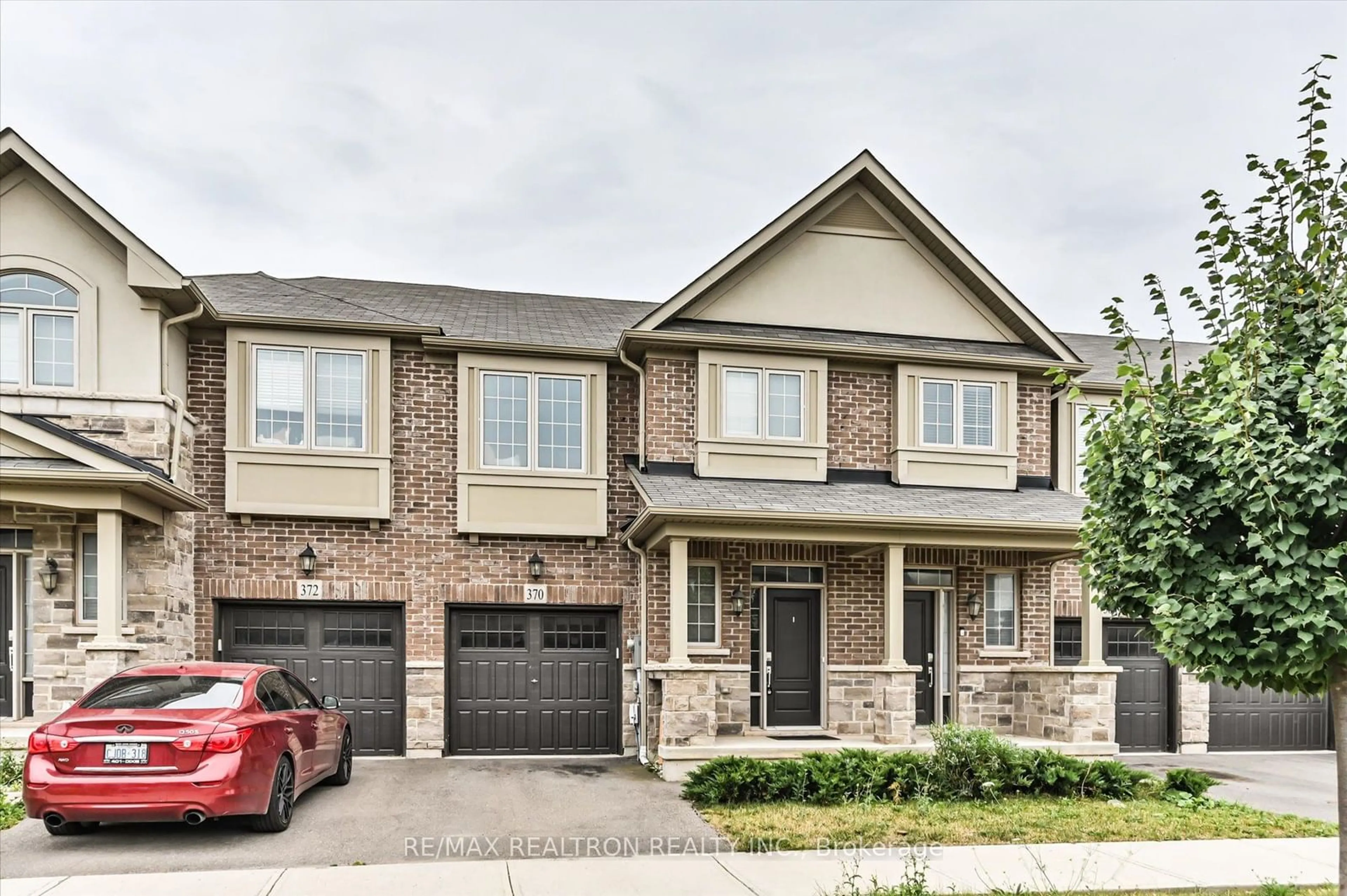 Home with brick exterior material for 370 Threshing Mill Blvd, Oakville Ontario L6H 0P6