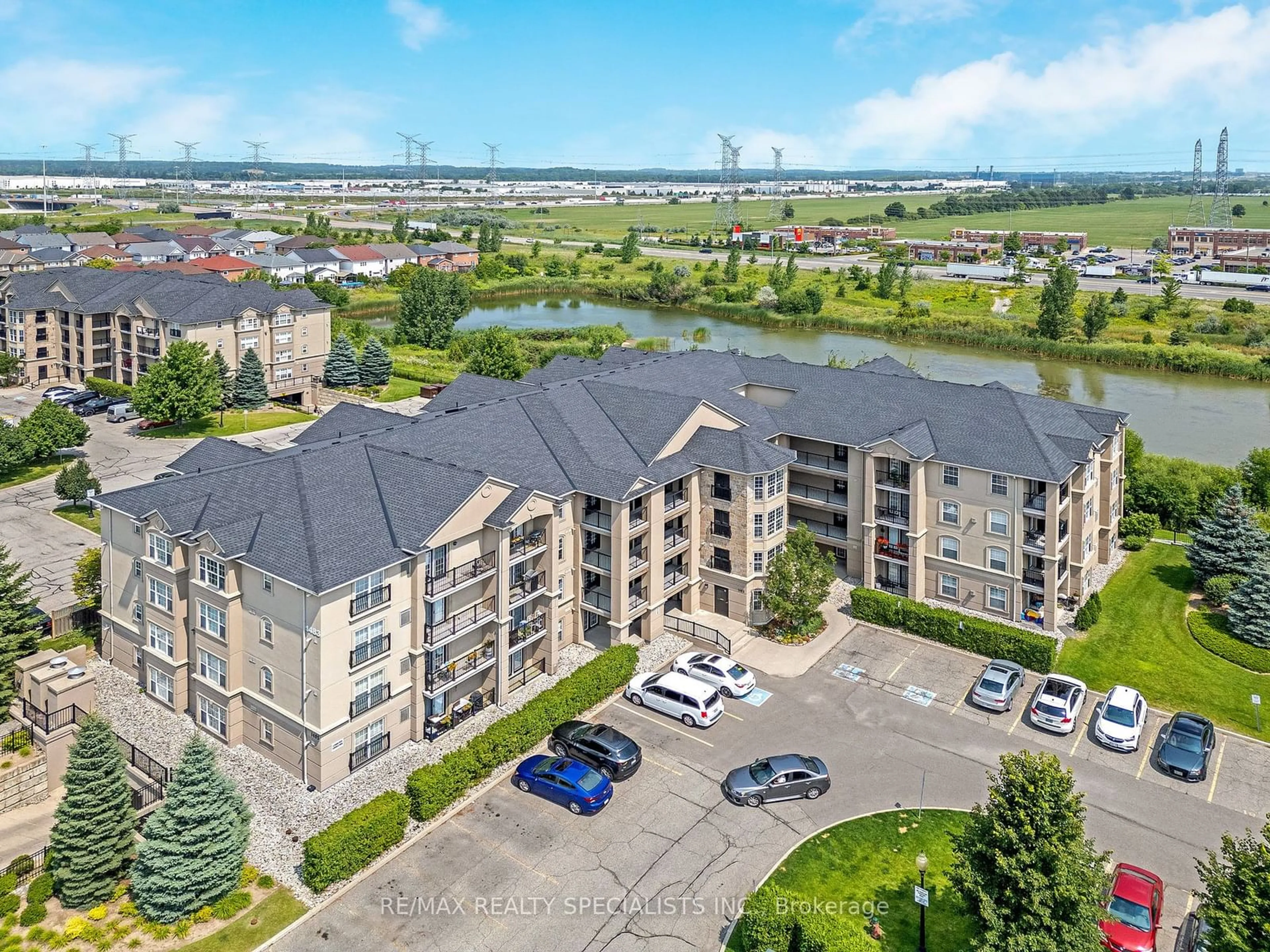 A pic from exterior of the house or condo for 1483 Maple Ave #104, Milton Ontario L9T 0B6