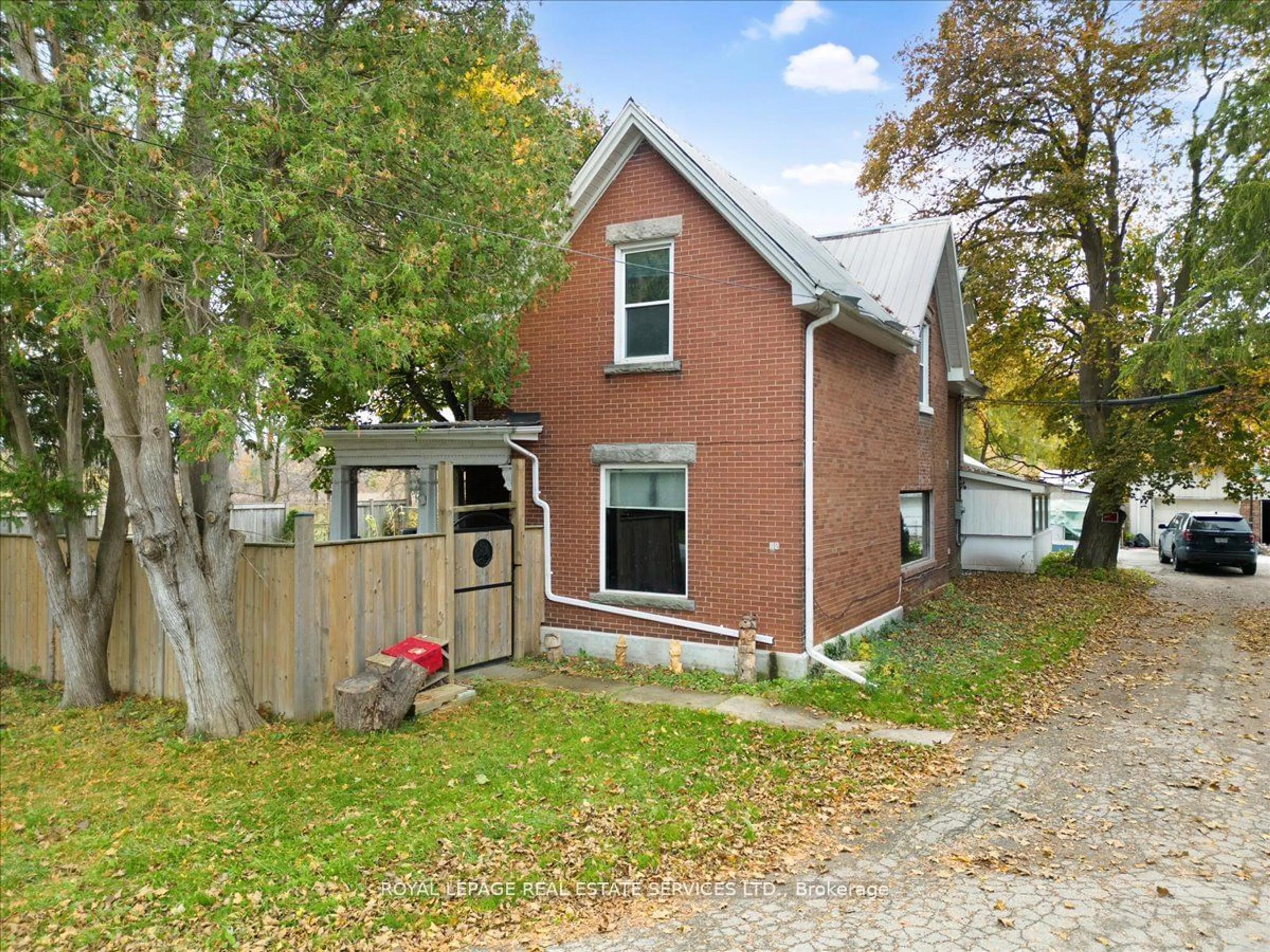 Frontside or backside of a home for 42 Peru Rd, Milton Ontario L9T 2V7