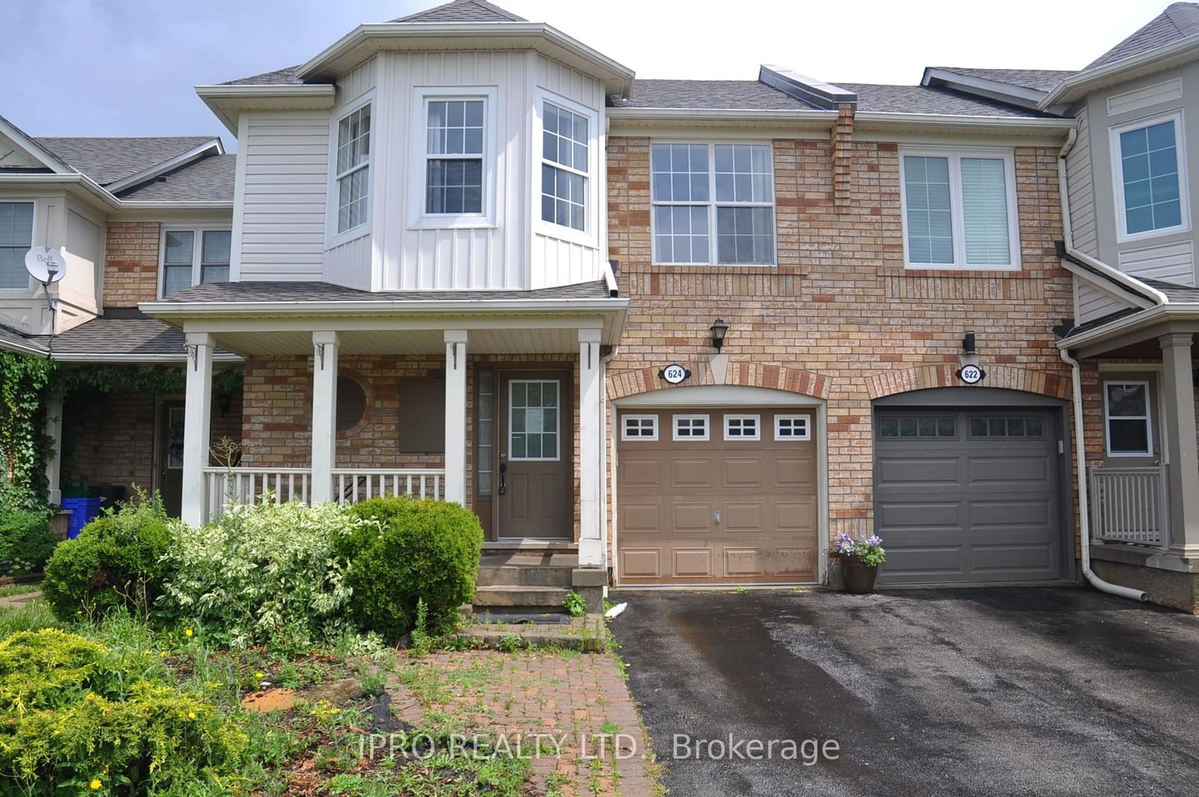 A pic from exterior of the house or condo for 624 Hamilton Cres, Milton Ontario L9T 6G9