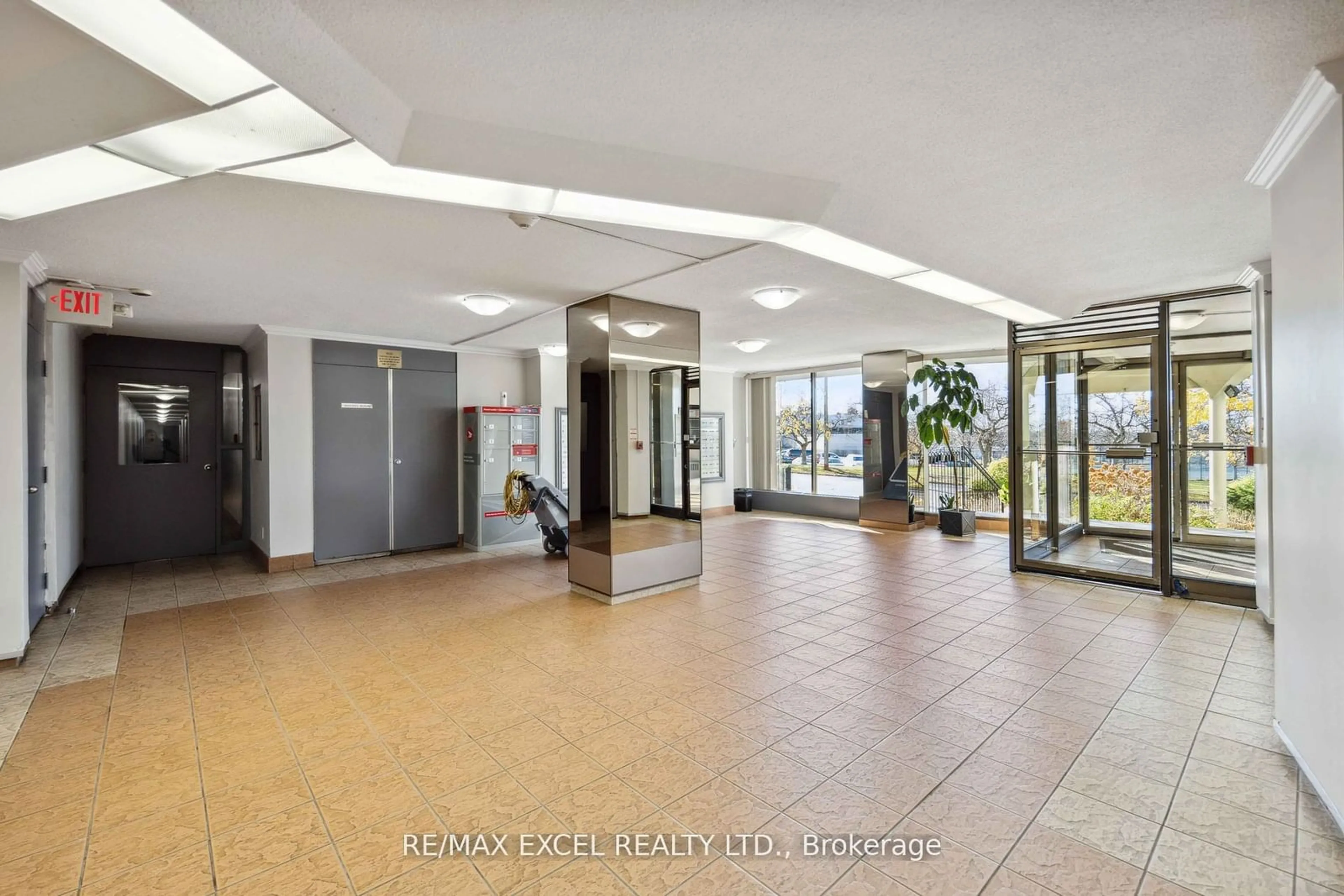 Indoor lobby for 80 Grandravine Dr #616, Toronto Ontario M3J 1B2