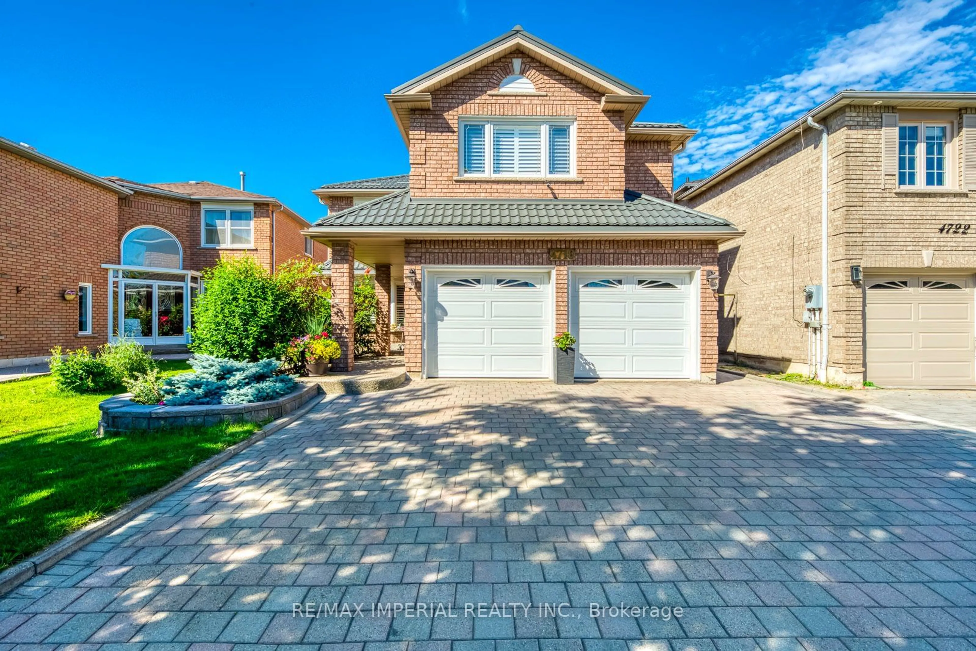 Home with brick exterior material for 4718 Crystal Rose Dr, Mississauga Ontario L5V 1G8