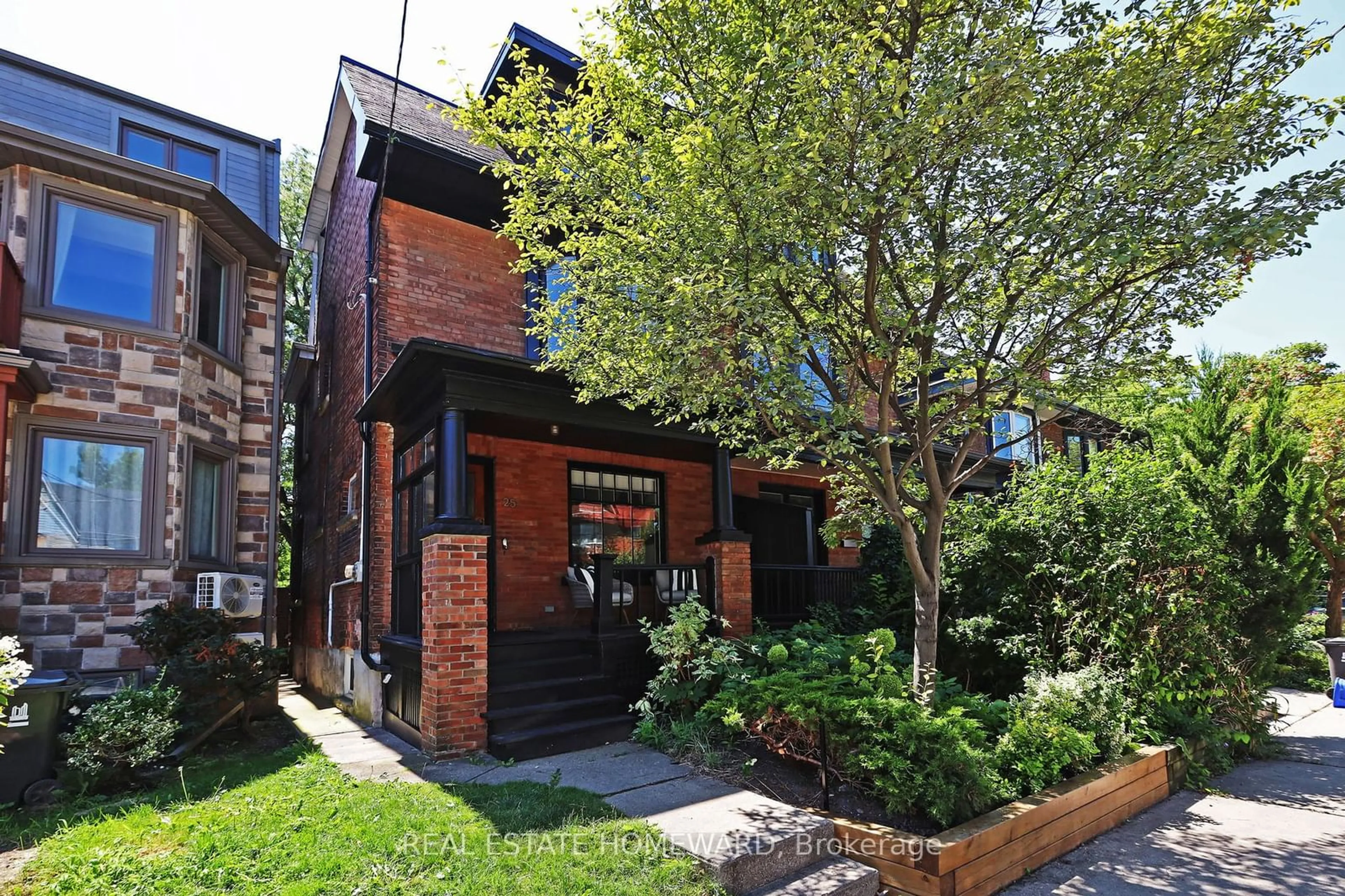 Home with brick exterior material for 25 Saunders Ave, Toronto Ontario M6R 1B9