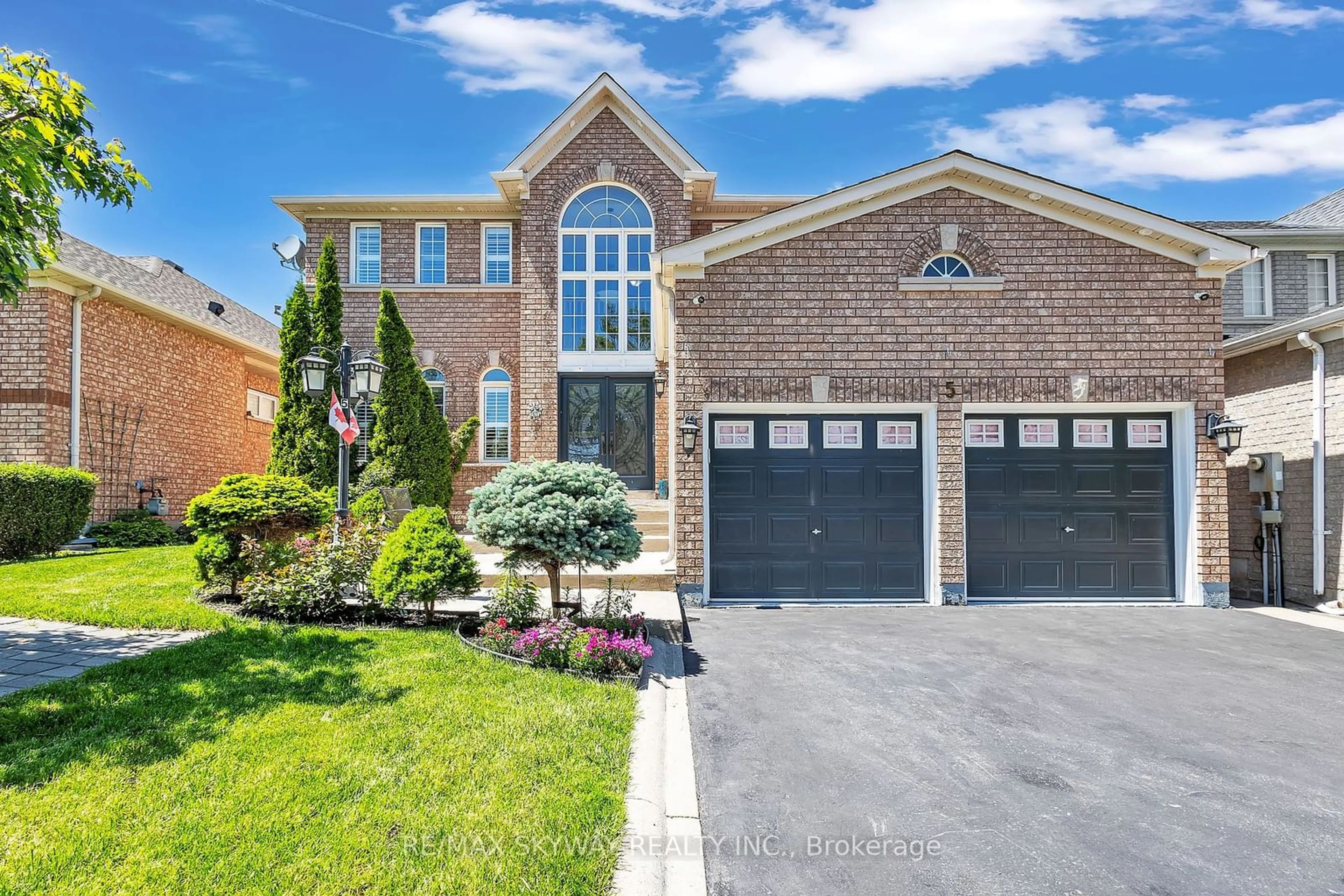 Home with brick exterior material for 5 Berton Blvd, Halton Hills Ontario L7G 6A4