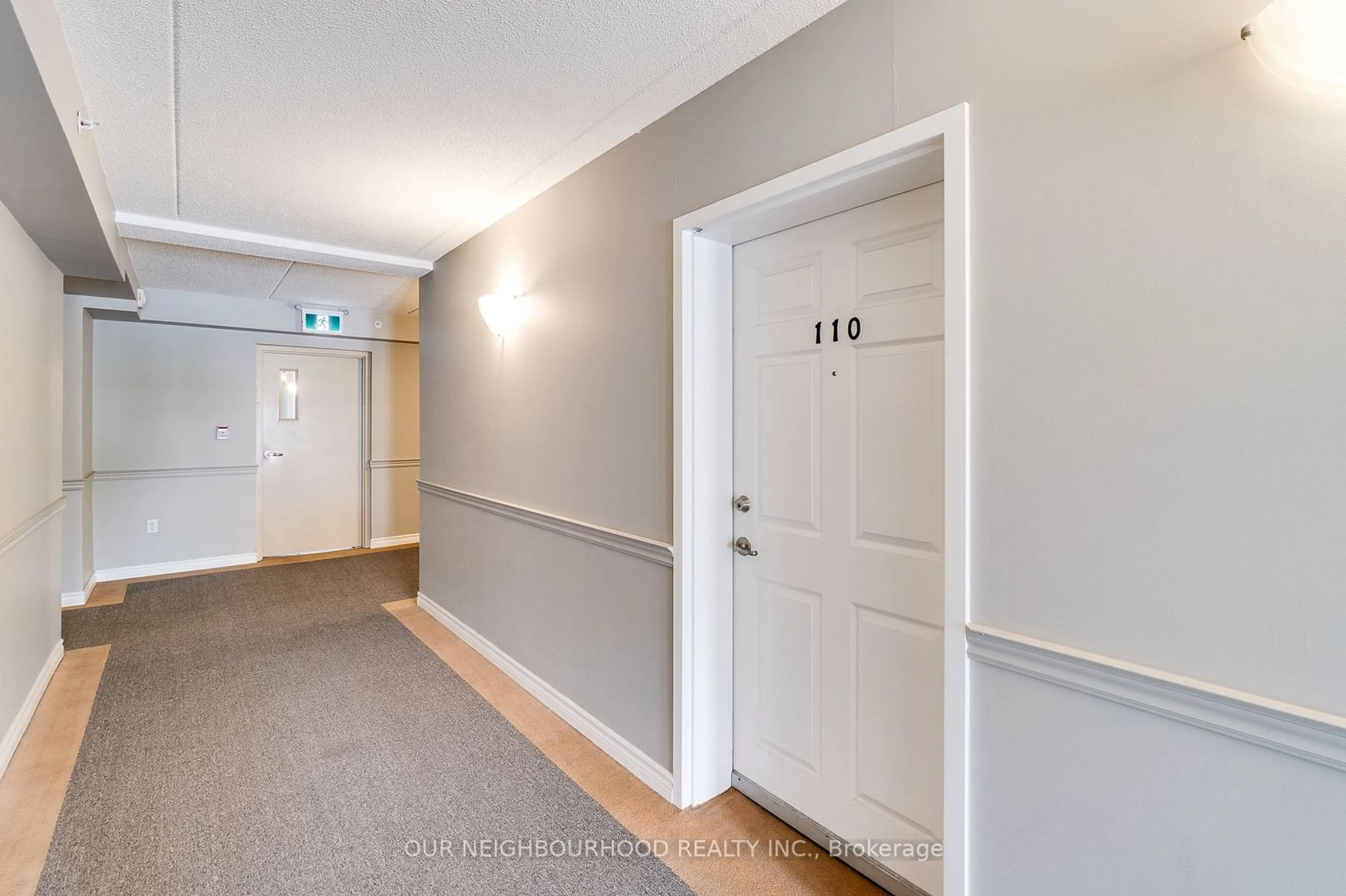 Indoor foyer for 1370 Main St #110, Milton Ontario L9T 7S8