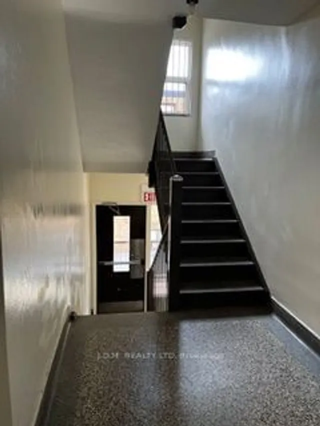 Additional property image - 2422 Keele St