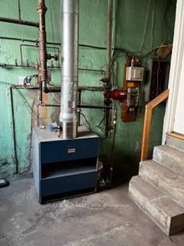 Additional property image - 2422 Keele St