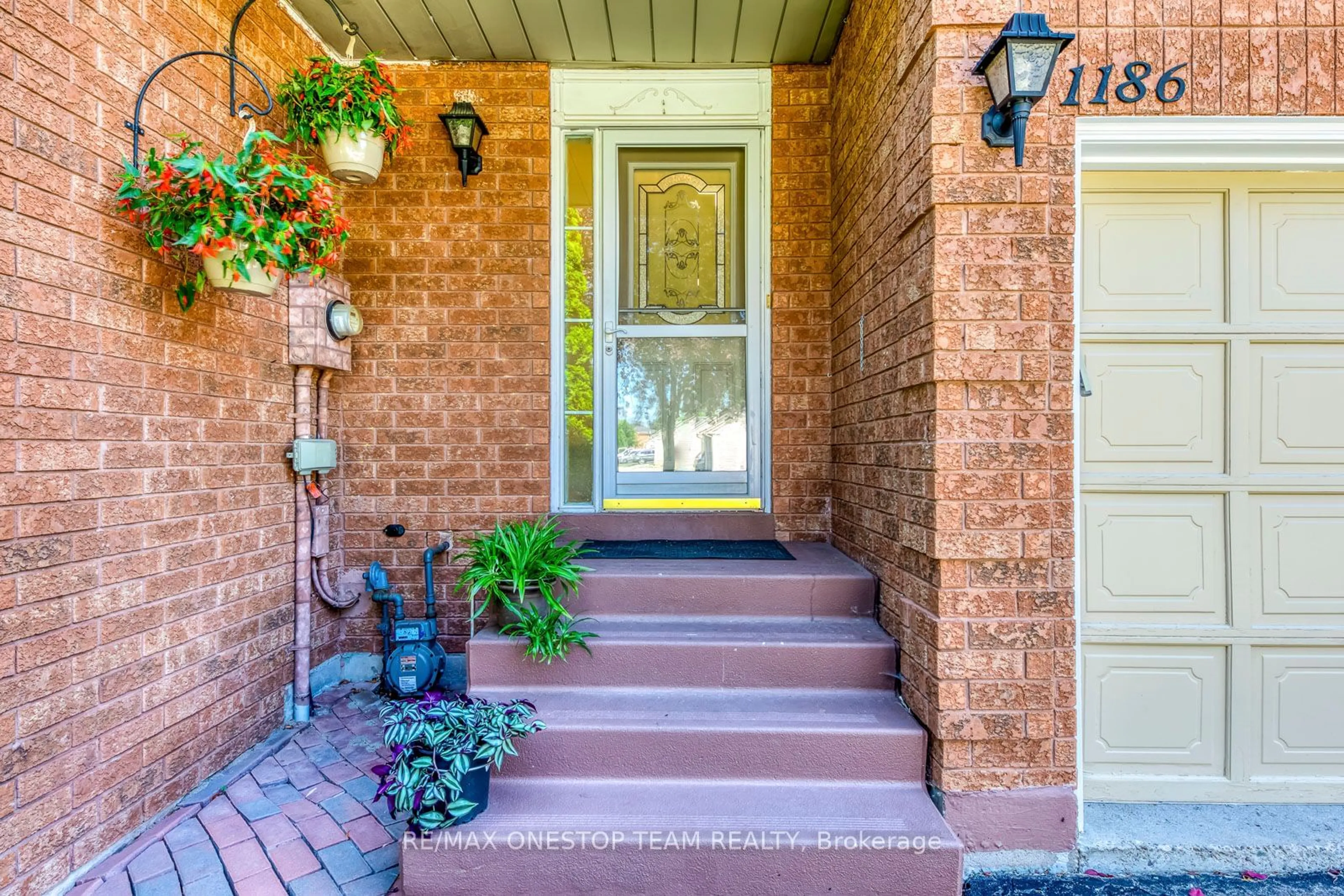 Home with brick exterior material for 1186 Treetop Terr, Oakville Ontario L6M 3N2