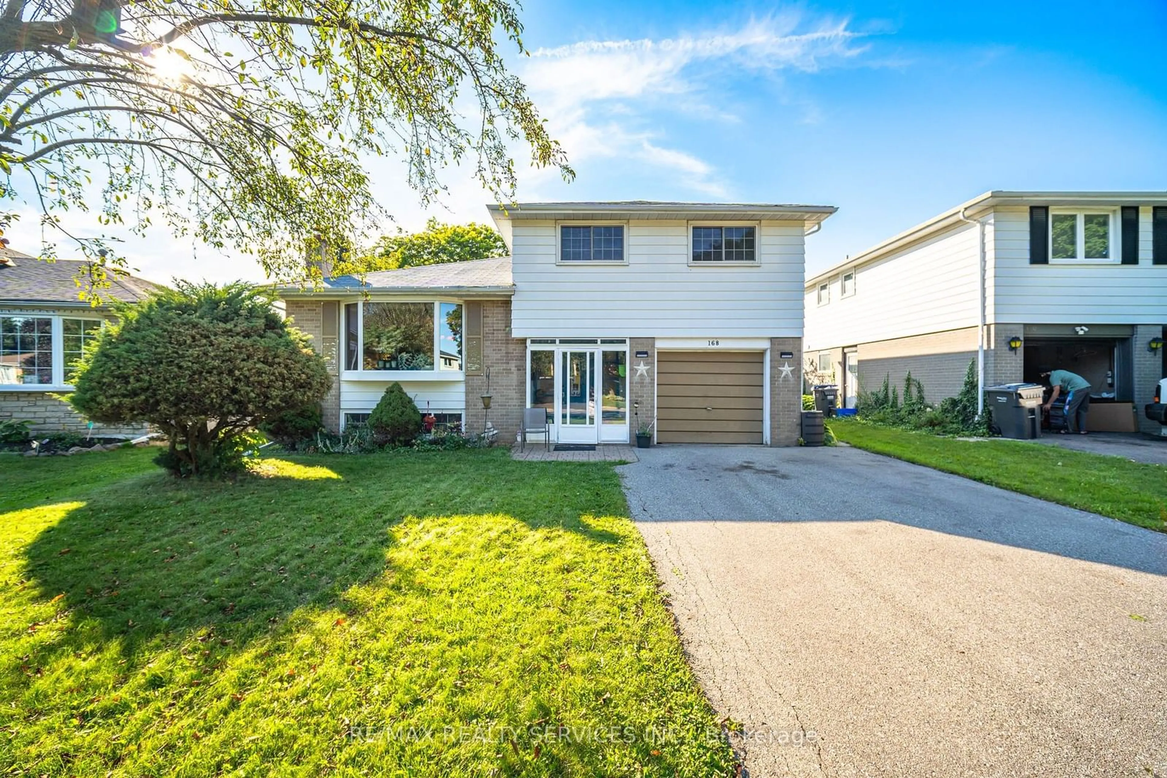 Frontside or backside of a home for 168 Bartley Bull Pkwy, Brampton Ontario L6W 2K3