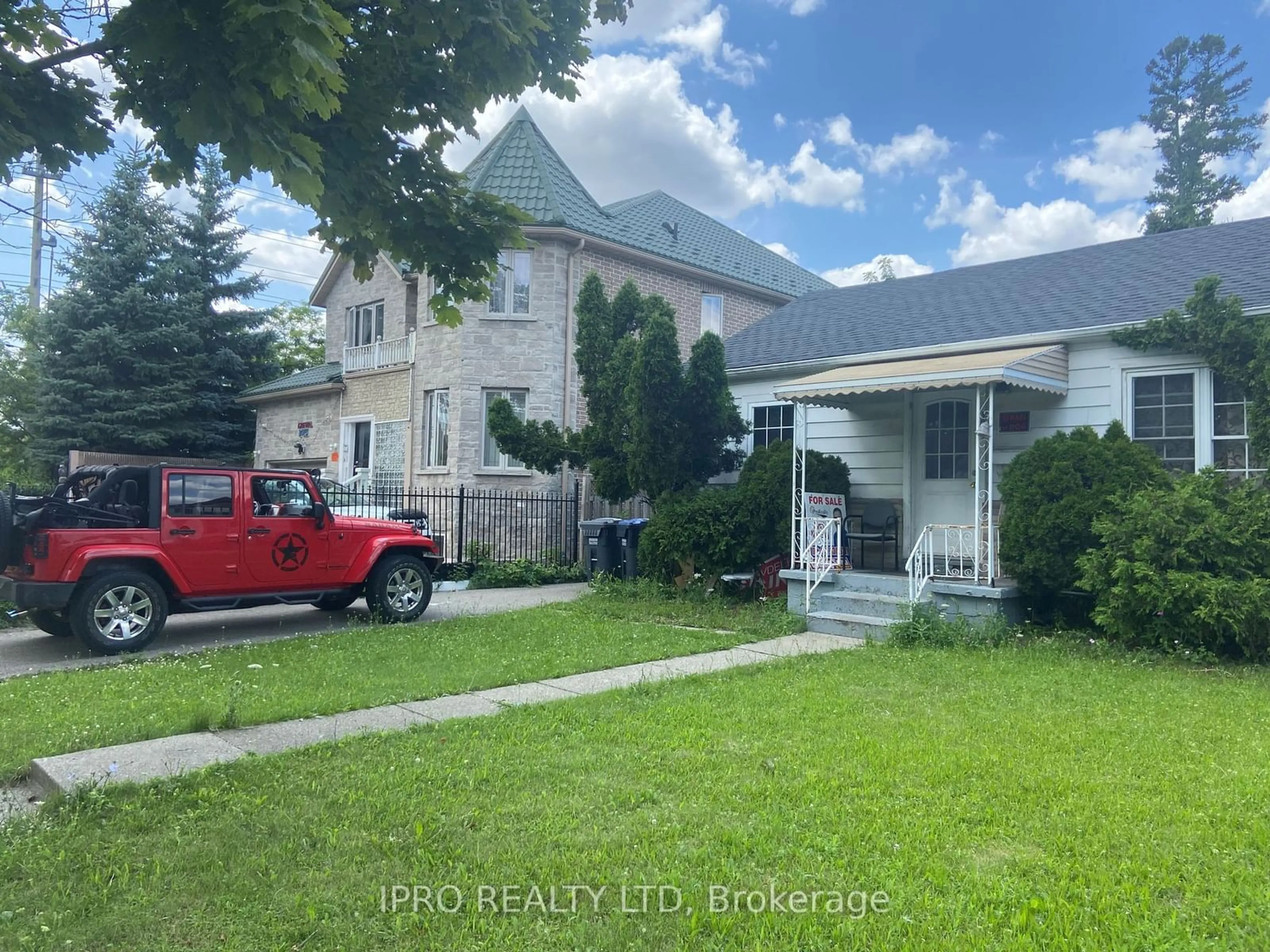 Frontside or backside of a home for 3019 Mcnaughton Ave, Mississauga Ontario L4T 1R8