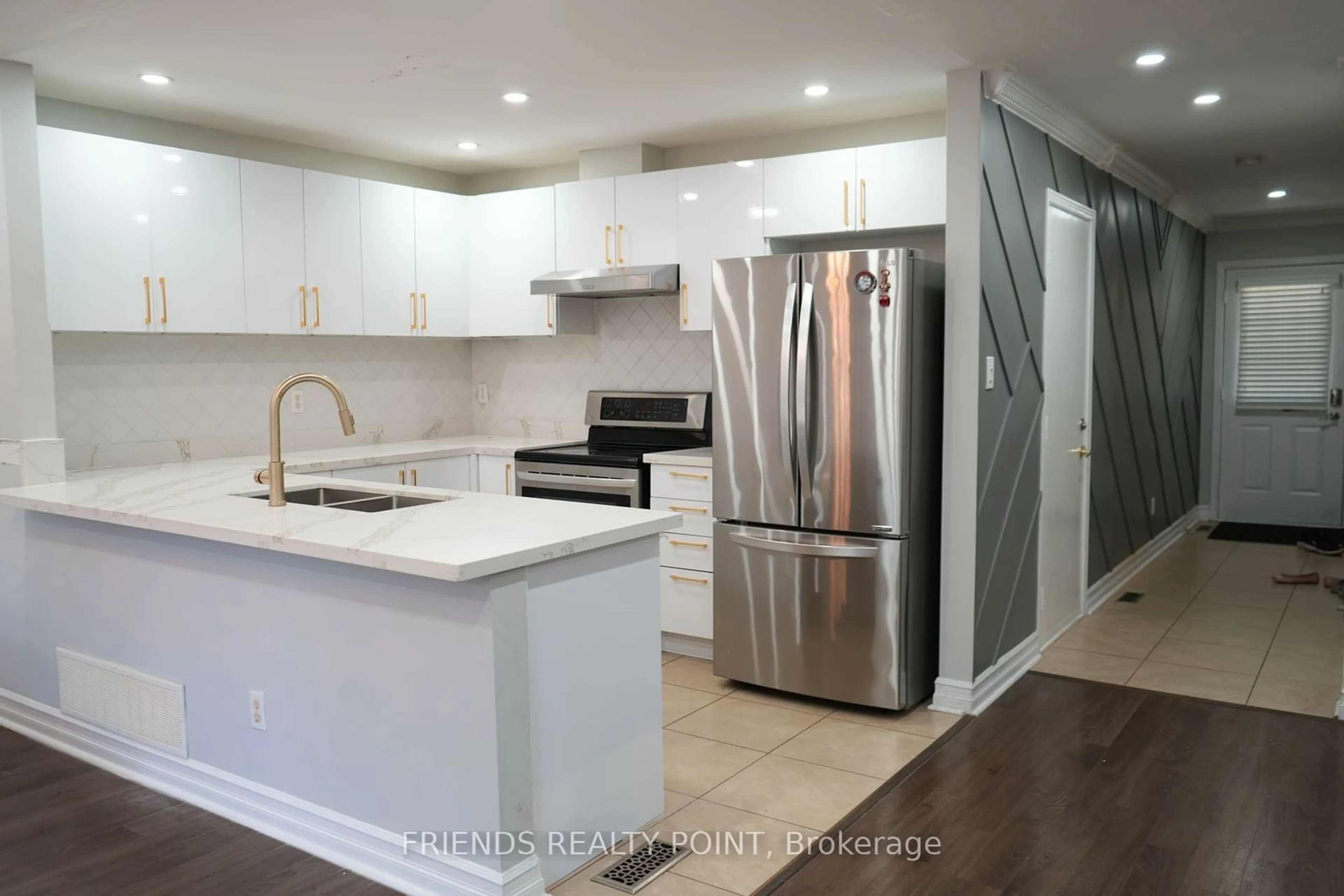 Kitchen for 1335 Guelph Line #3, Burlington Ontario L7P 2T2