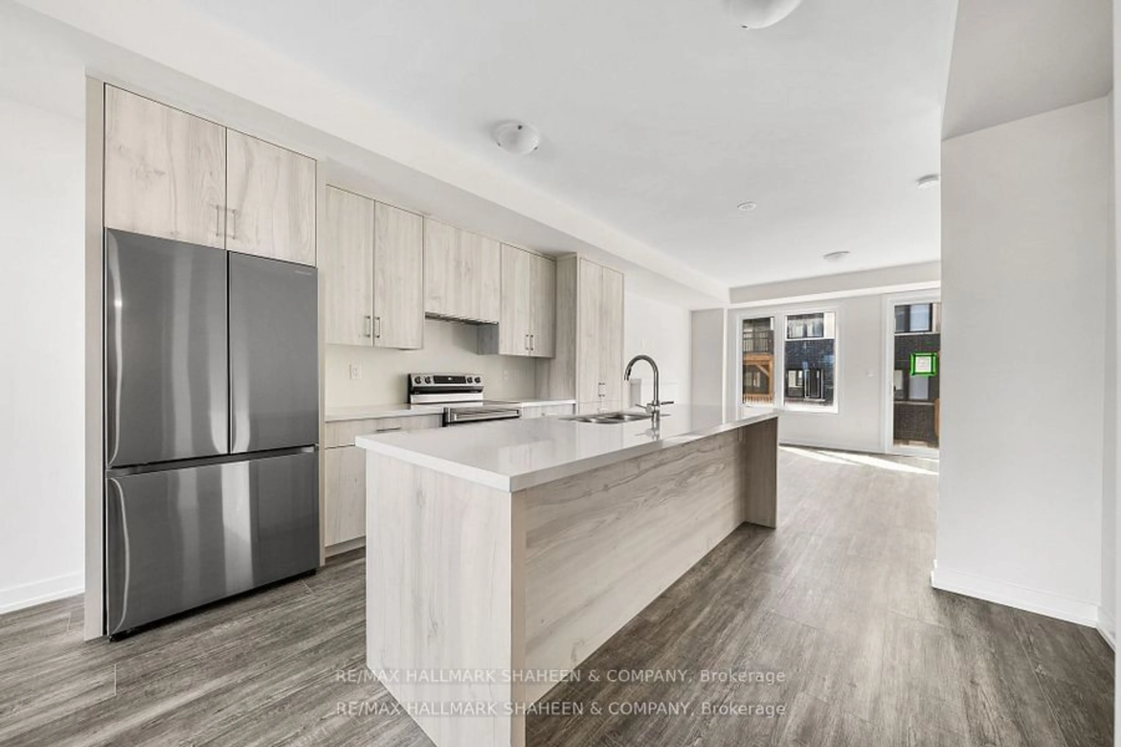 Contemporary kitchen for 1346 Kaniv St, Oakville Ontario L6M 0L8