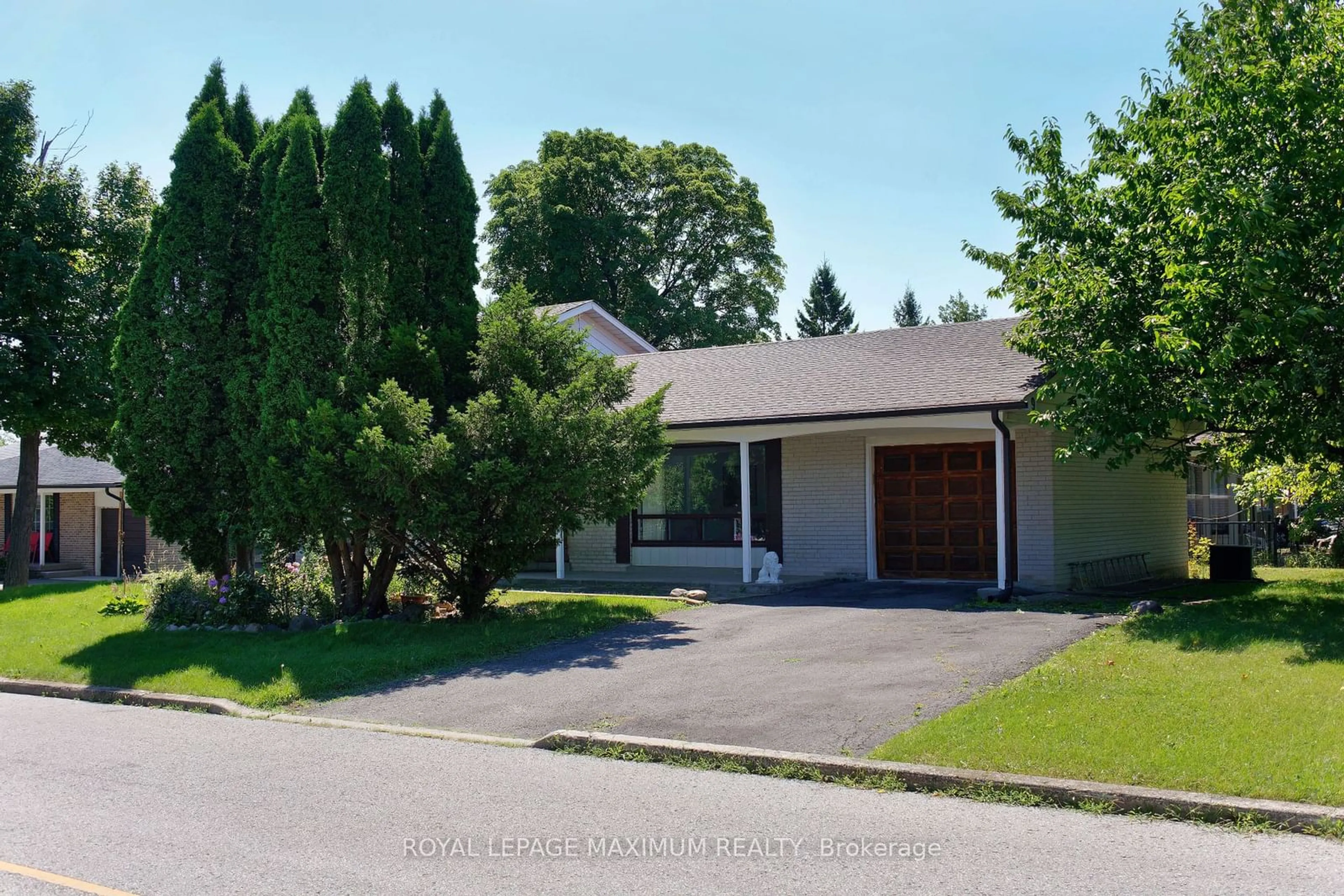 Frontside or backside of a home for 9 Ollerton Rd, Toronto Ontario M3J 1X7