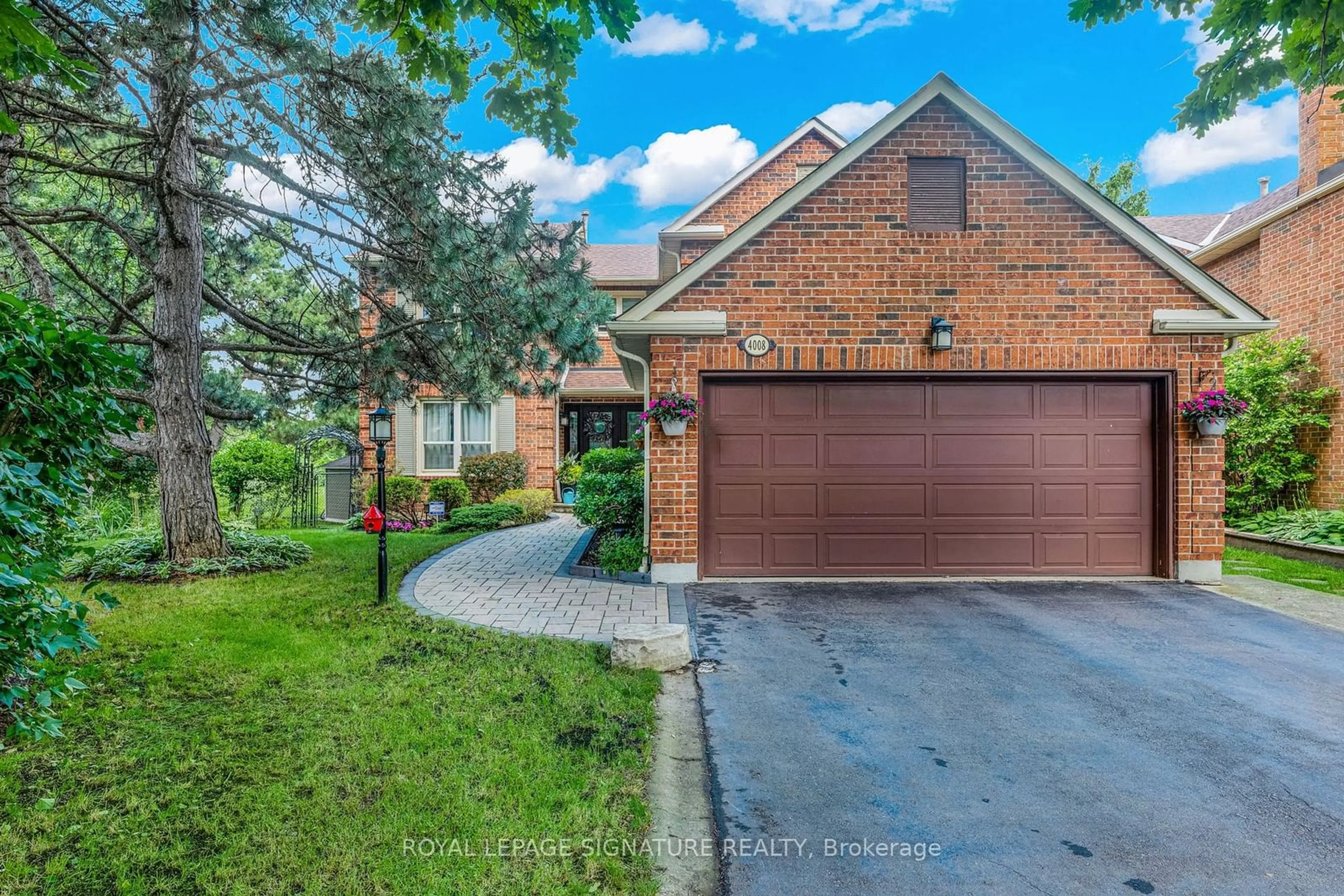 Home with brick exterior material for 4008 Powderhorn Crt, Mississauga Ontario L5L 3C4