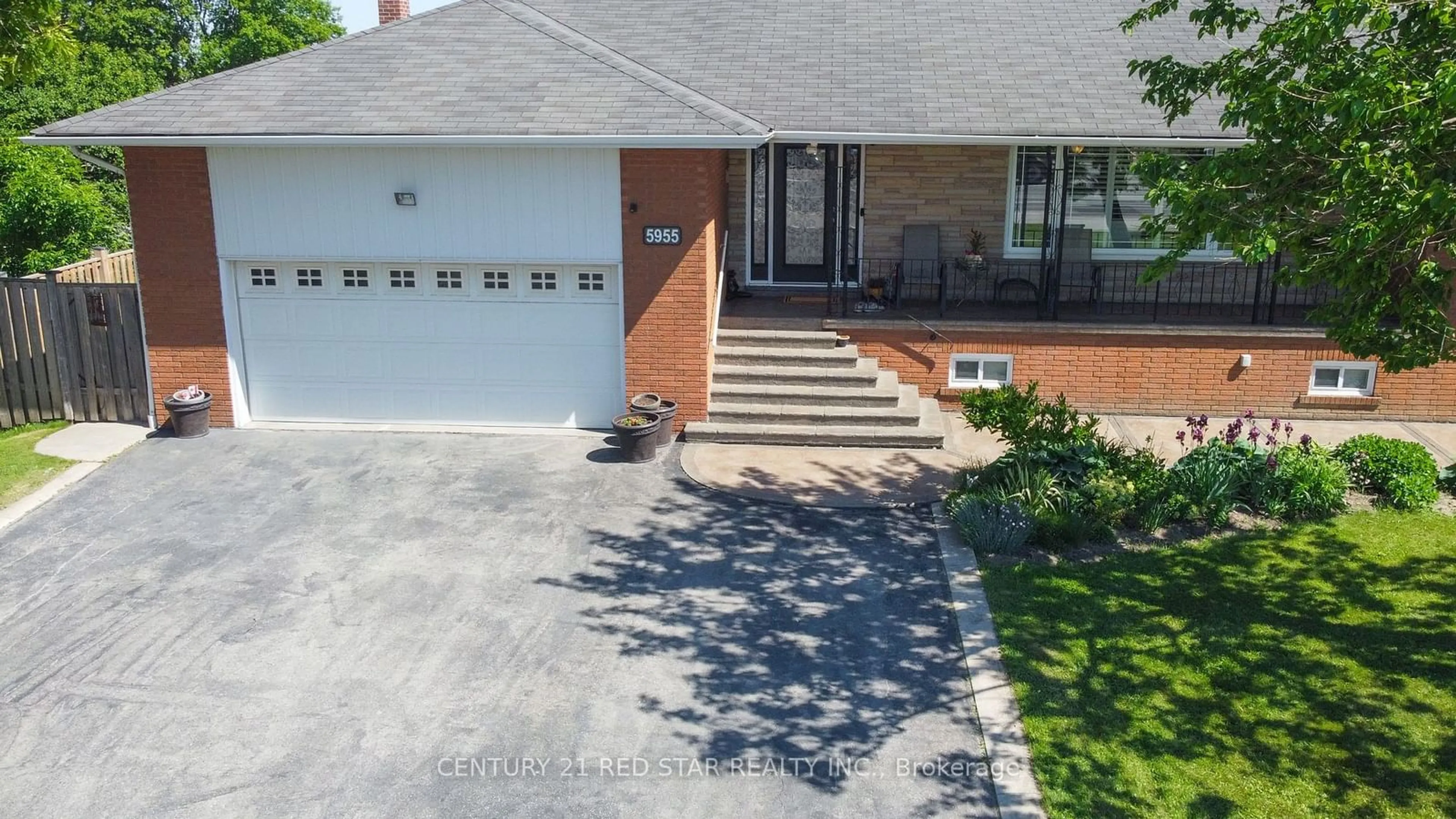 A pic from outside/outdoor area/front of a property/back of a property/a pic from drone, street for 5955 Mayfield Rd, Brampton Ontario L6R 0A8