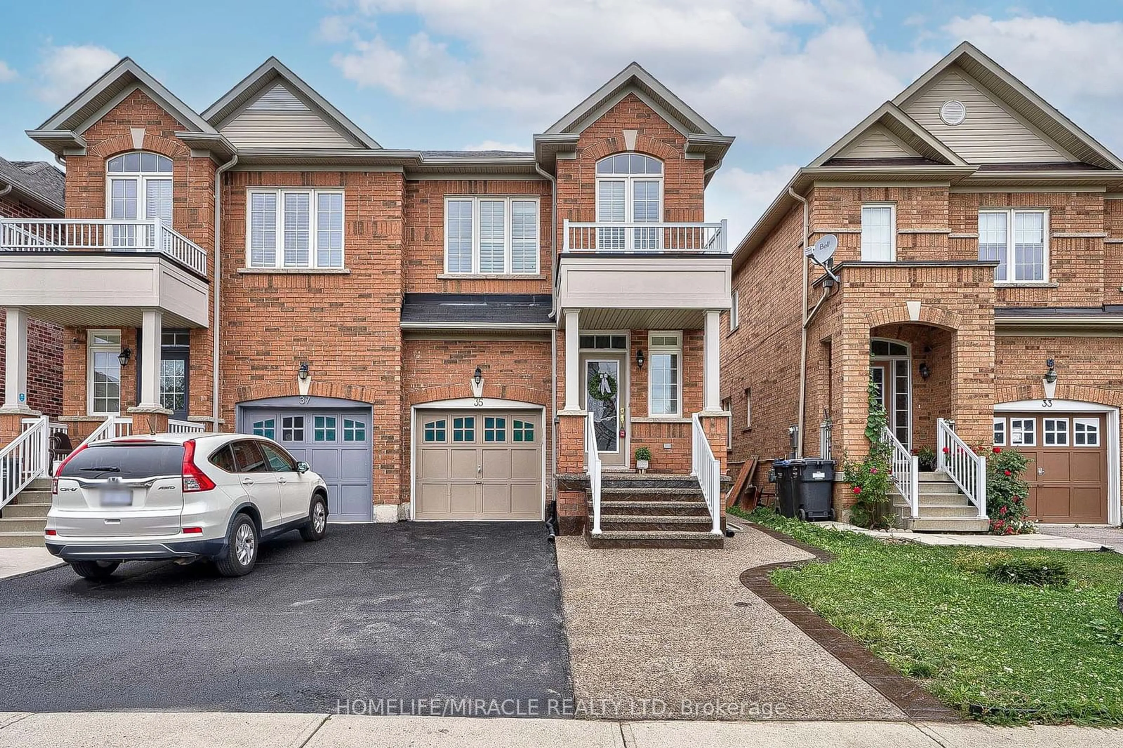 Home with brick exterior material for 35 Crumlin Cres, Brampton Ontario L6X 0Y2