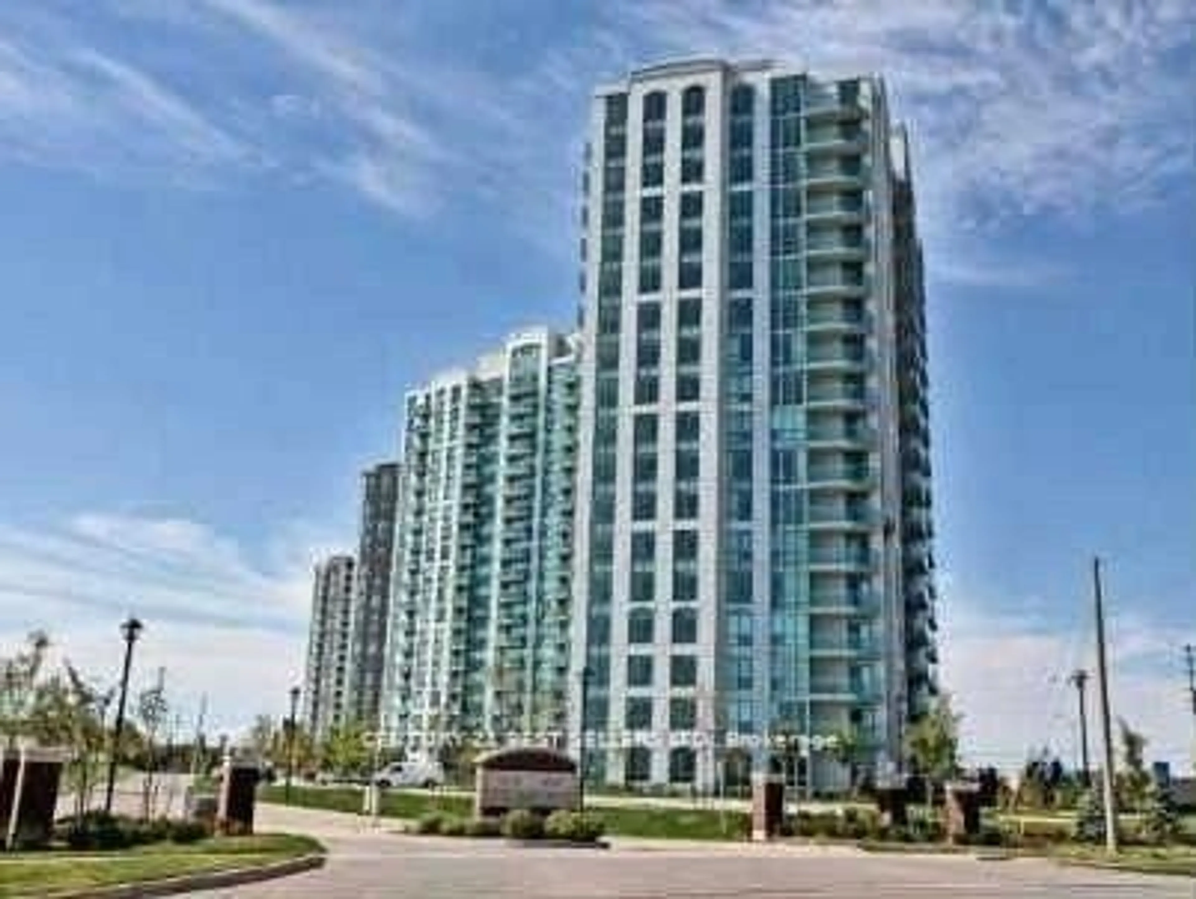 A pic from exterior of the house or condo for 4900 Glen Erin Dr #801, Mississauga Ontario L5M 7S2