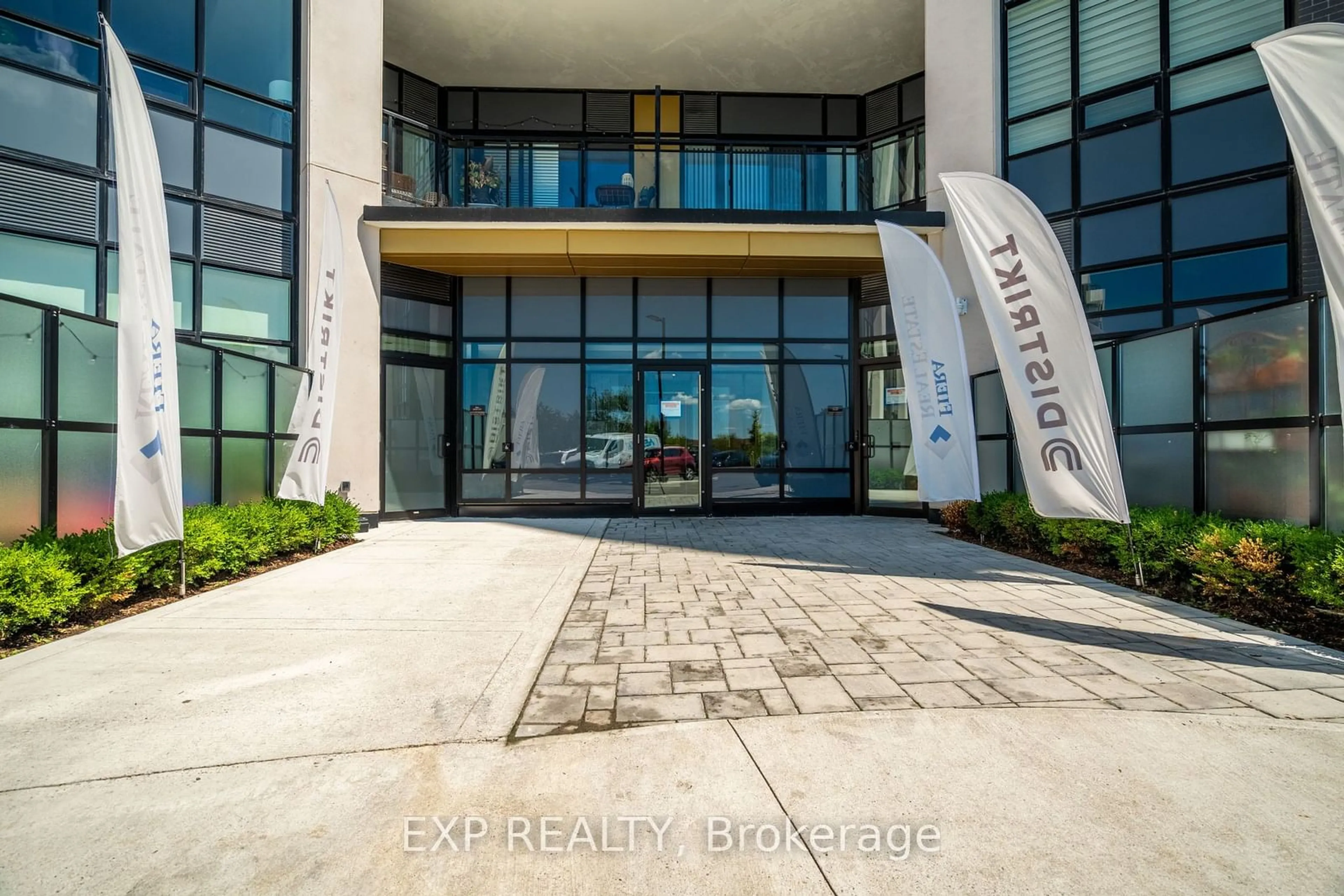 Indoor foyer for 405 Dundas St #307, Oakville Ontario L6M 5P9