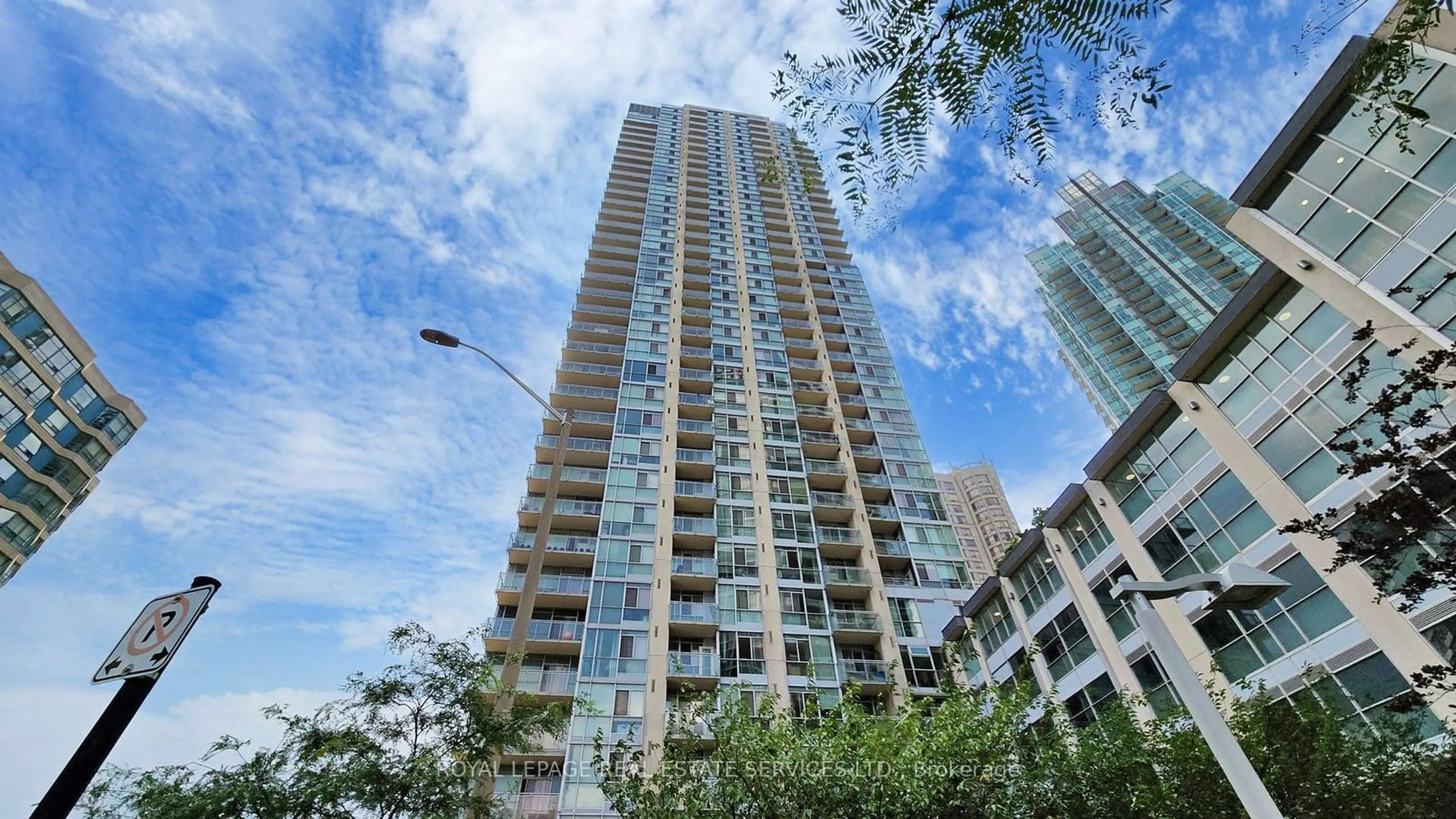 A pic from exterior of the house or condo for 225 Webb Dr #2603, Mississauga Ontario L5B 4P2