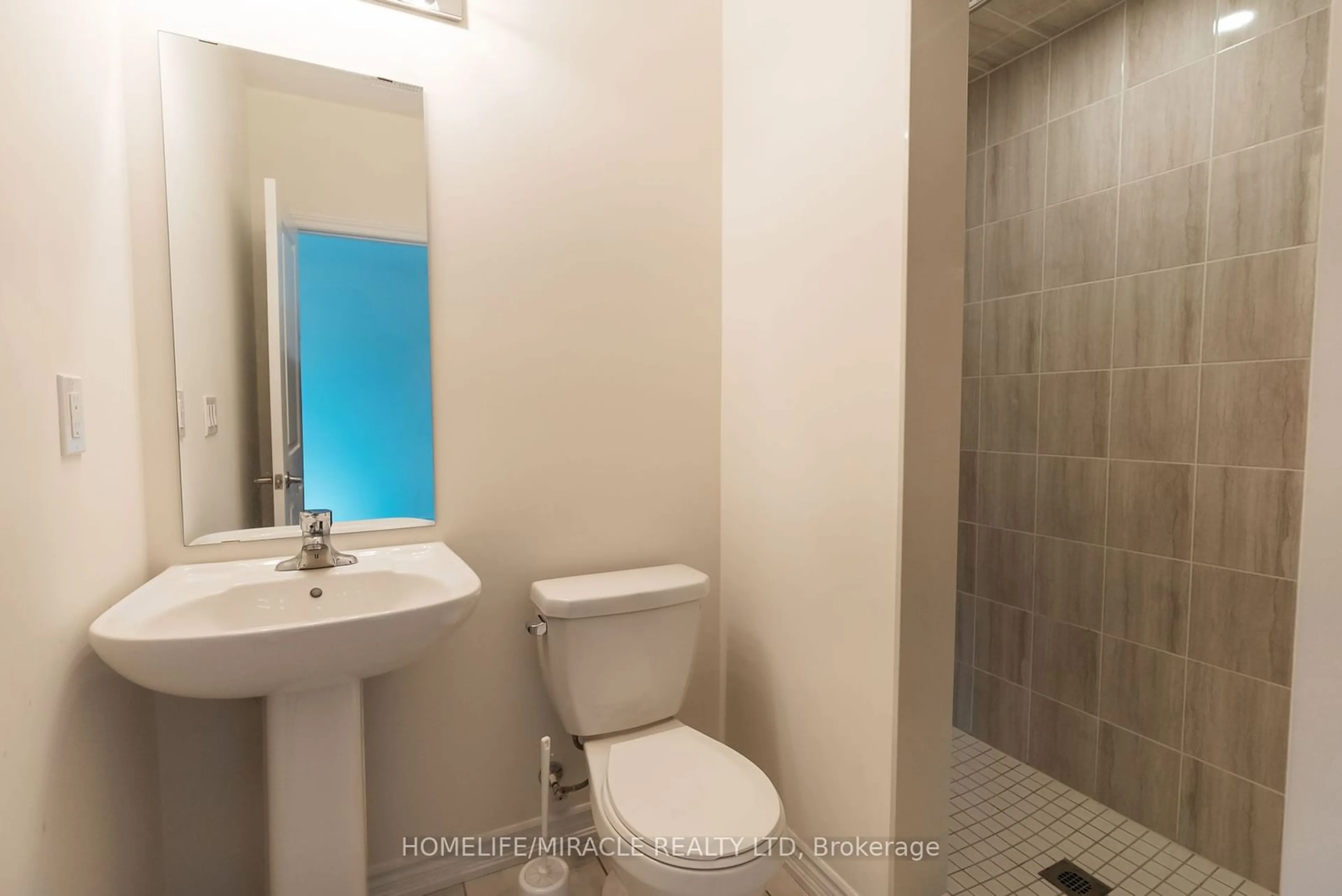 Standard bathroom, not visible floor for 68 First St #3, Orangeville Ontario L9W 2E4