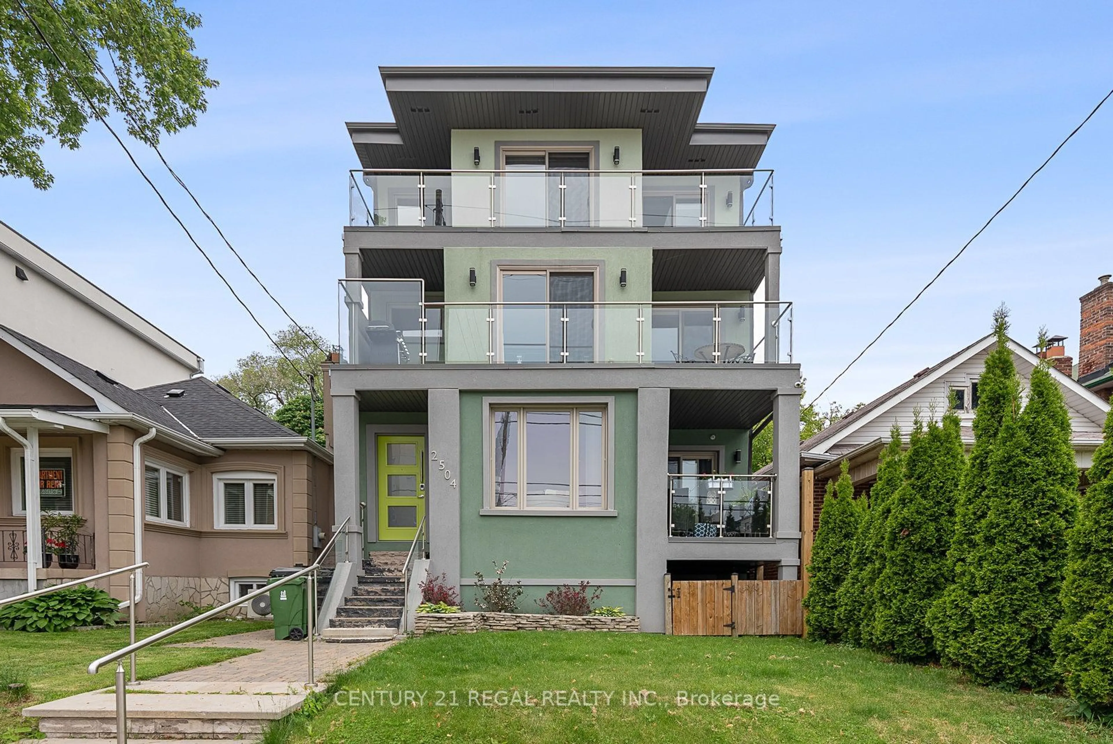 Frontside or backside of a home for 2504 Lakeshore Blvd, Toronto Ontario M8V 1E1