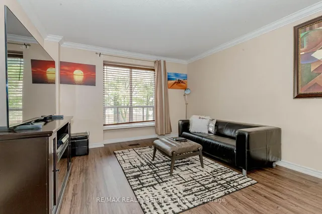Additional property image - 82 Guildford Cres Unit 82