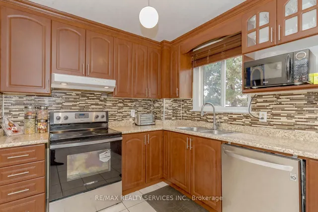 Additional property image - 82 Guildford Cres Unit 82