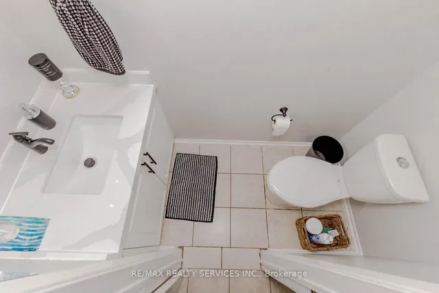 Additional property image - 82 Guildford Cres Unit 82