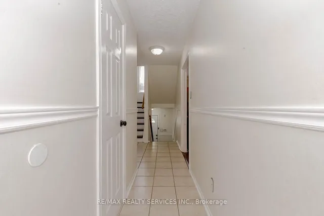 Additional property image - 82 Guildford Cres Unit 82
