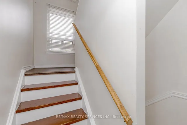 Additional property image - 82 Guildford Cres Unit 82