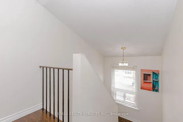 Additional property image - 82 Guildford Cres Unit 82