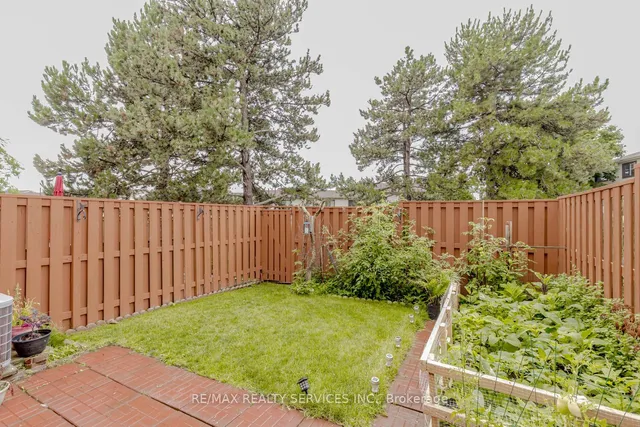 Additional property image - 82 Guildford Cres Unit 82