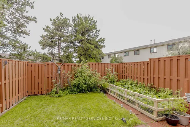 Additional property image - 82 Guildford Cres Unit 82