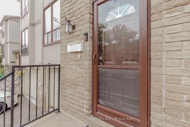 Additional property image - 82 Guildford Cres Unit 82