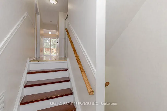 Additional property image - 82 Guildford Cres Unit 82