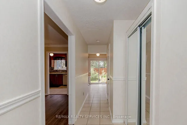 Additional property image - 82 Guildford Cres Unit 82