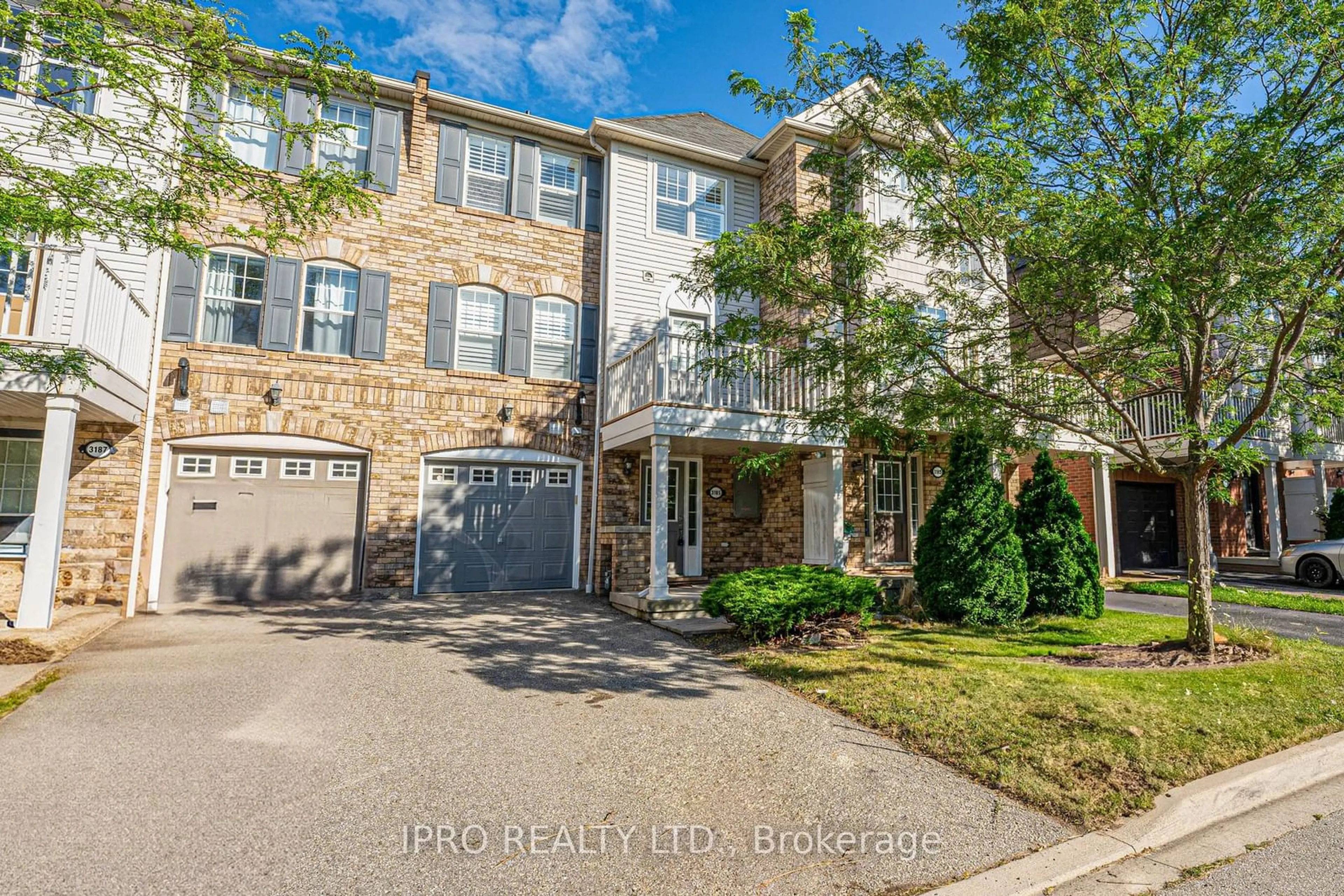 A pic from exterior of the house or condo for 3185 Stornoway Circ, Oakville Ontario L6M 5H8